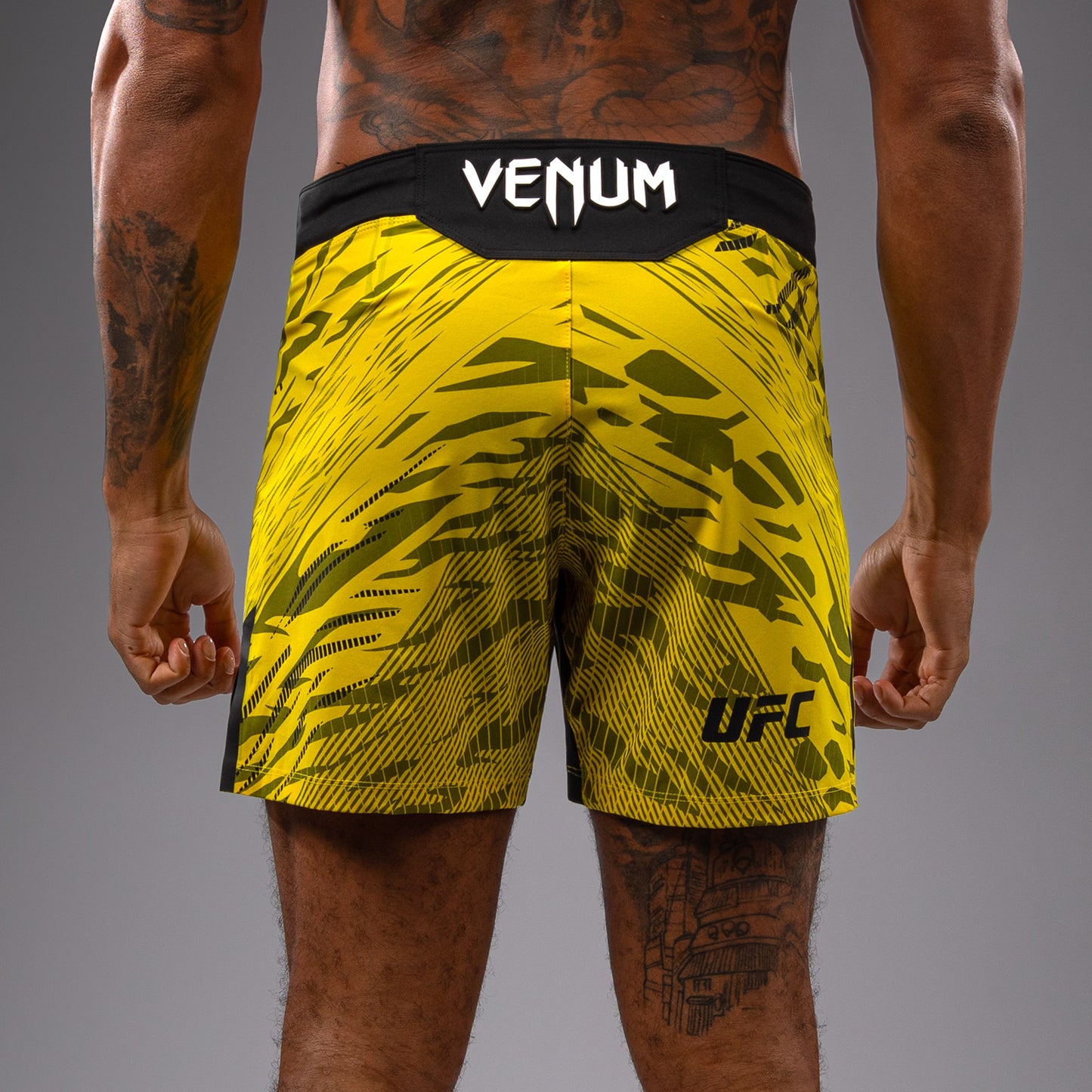 UFC Fusion by Venum Authentic Fight Night 남성용 파이트 쇼츠 – 숏 핏 – 옐로우