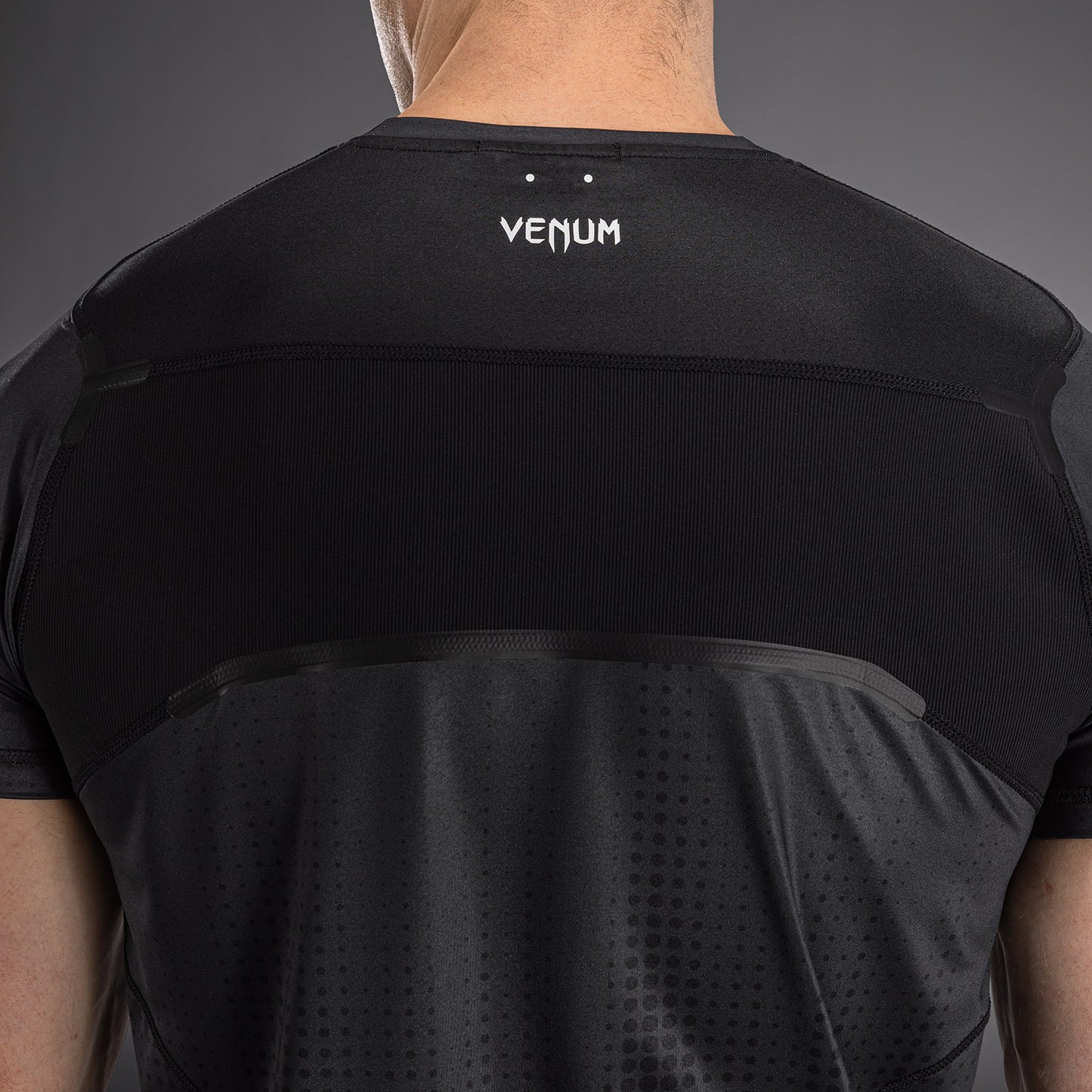 Venum Stealth 스텔스 드라이 테크 – 블랙/화이트