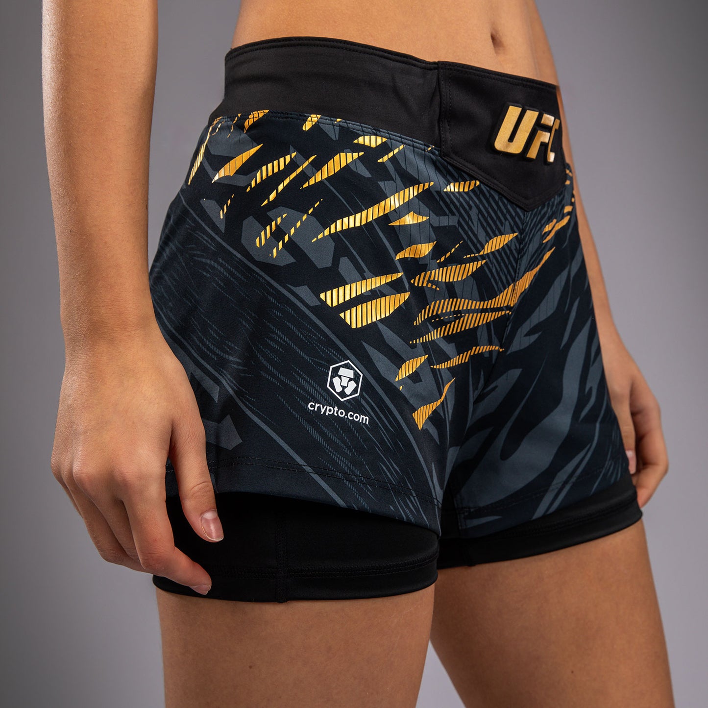 UFC Fusion by Venum Authentic Fight Night 여성용 파이트 쇼츠 – 챔피언