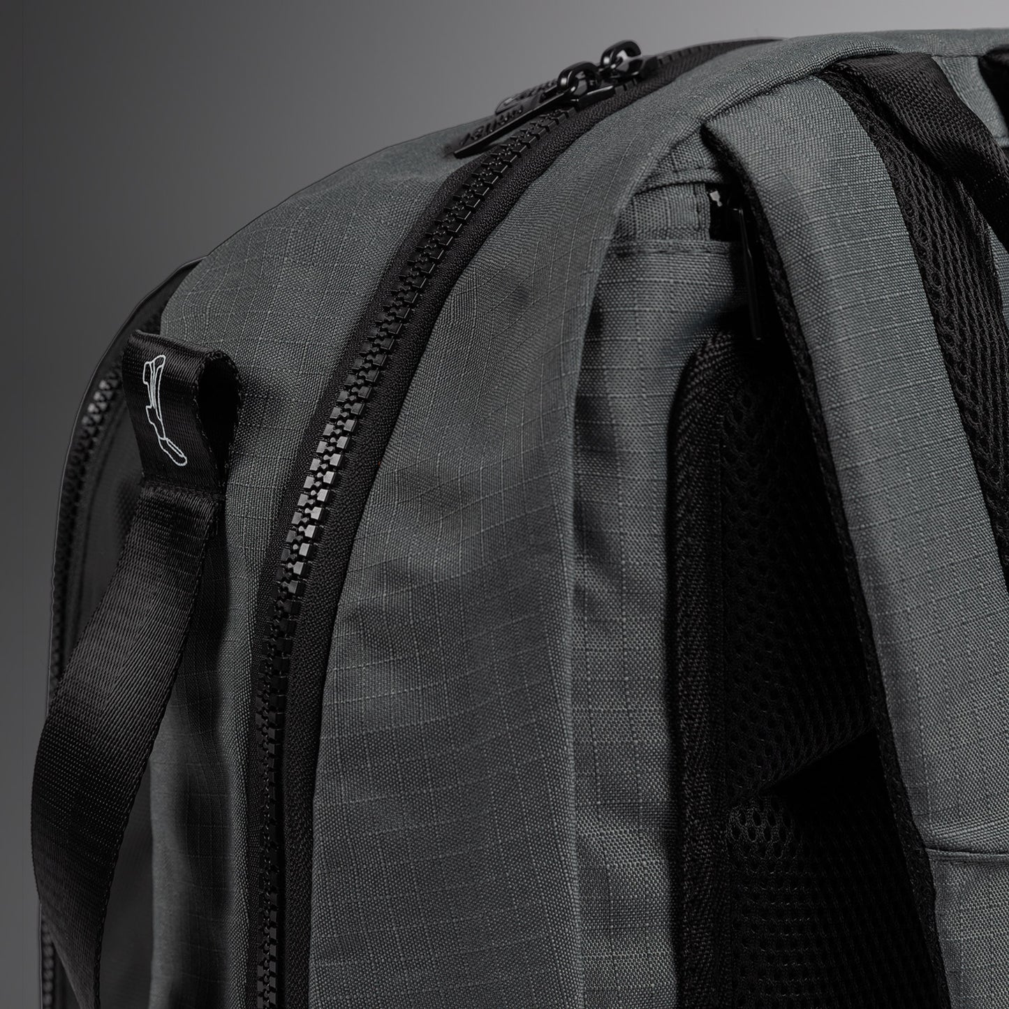 Venum Evo 2 리프스톱 백팩 (20-25L) – 스톰 그레이