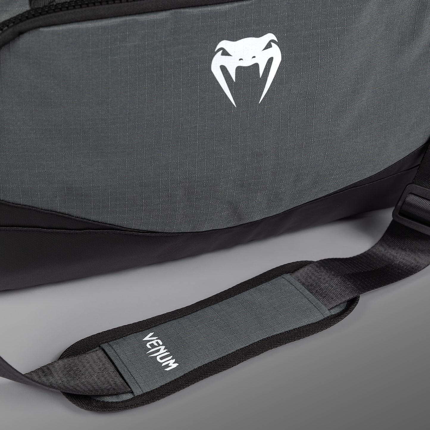 Venum Evo 2 XTrem Ripstop 더플 스포츠백 (55-63L) – 스톰 그레이