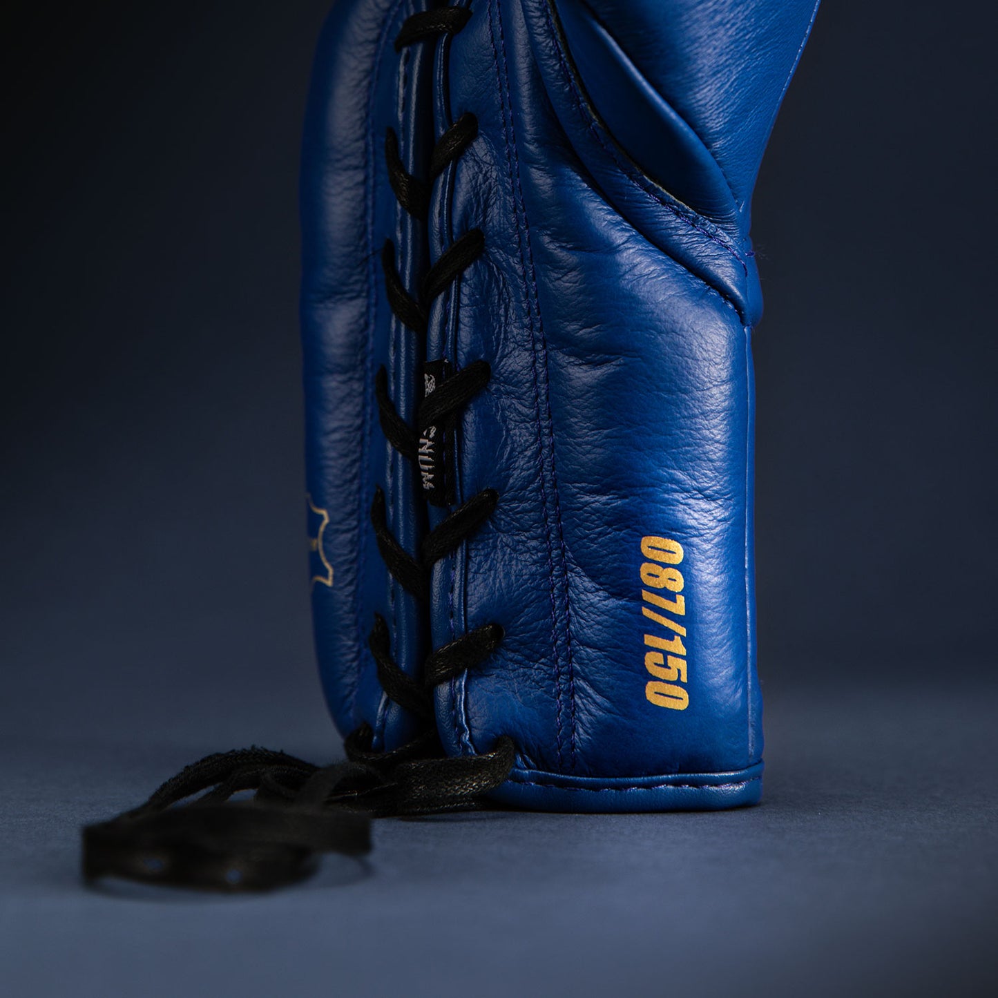 Venum Giant 2.0 Khamzat Chimaev Pro 복싱 글러브 – 블루–골드