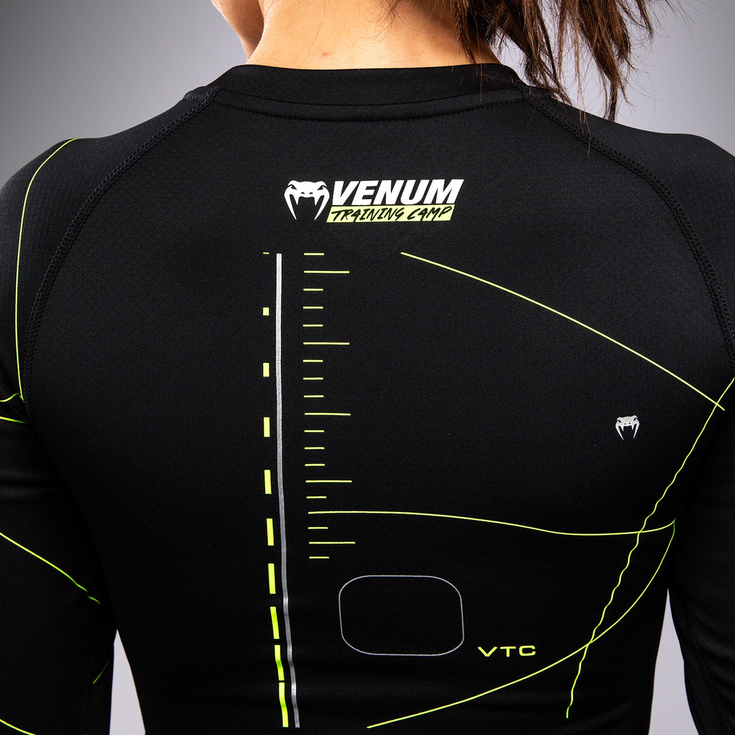 Venum Training Camp 4.0 긴팔 래쉬가드 – 블랙/네온 옐로우