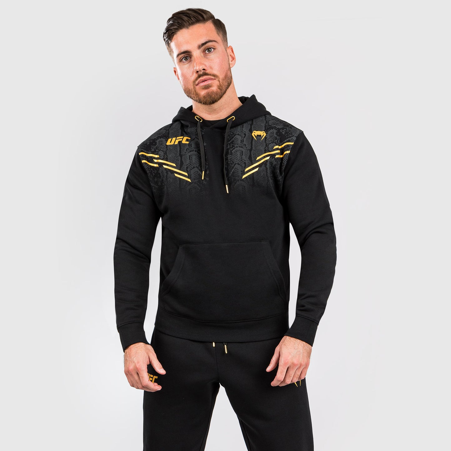 UFC Adrenaline by Venum Replica 남성용 풀오버 후디 – 챔피언