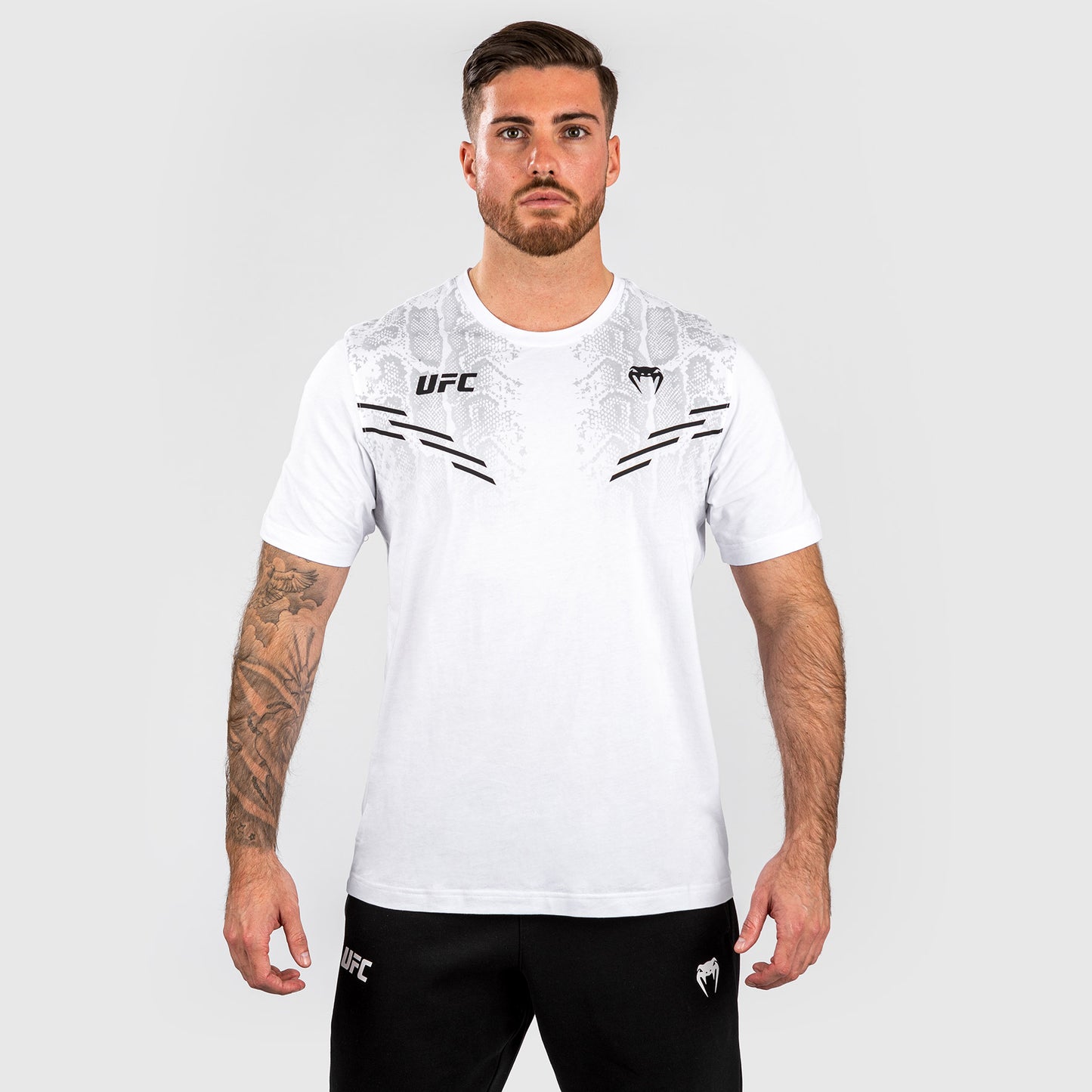 UFC Adrenaline by Venum Replica 남성용 반팔 티셔츠 – 화이트