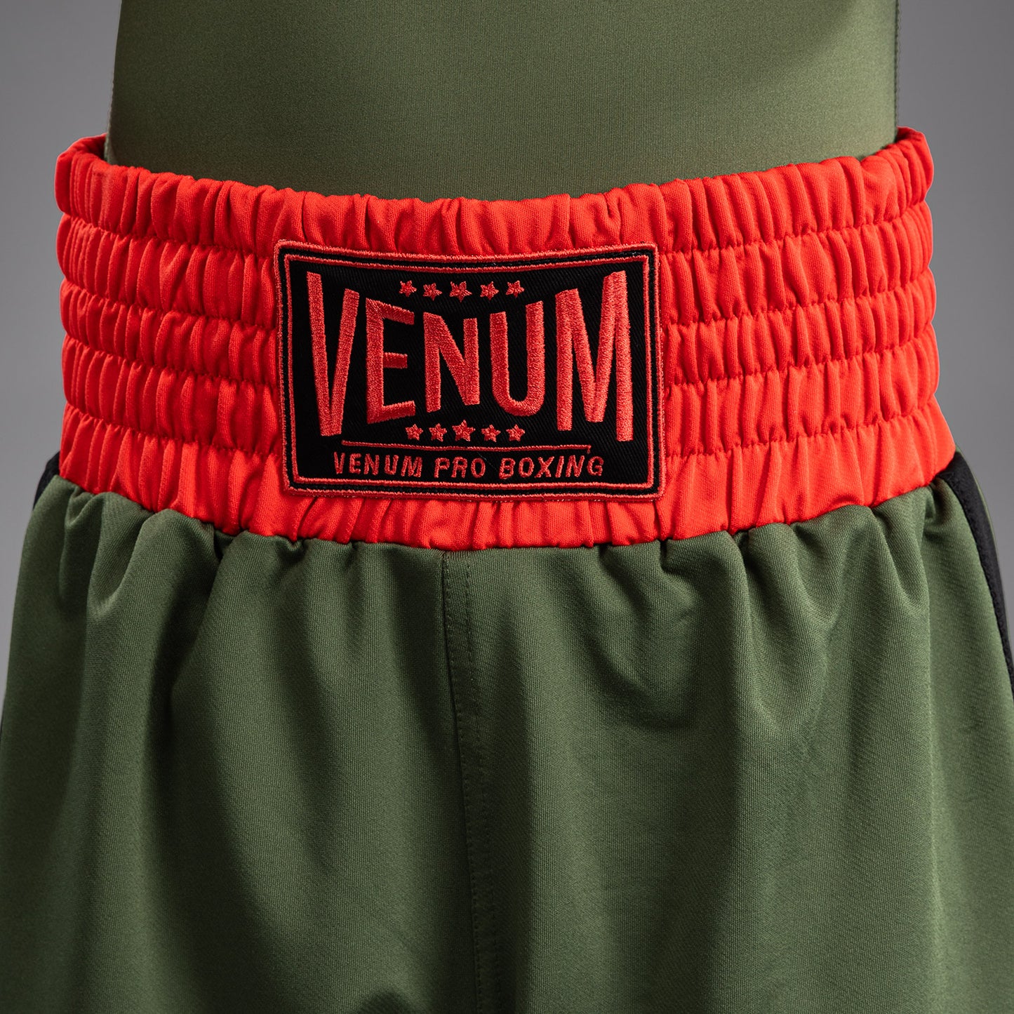 Venum Classic 키즈 복싱 쇼츠 – 아미 그린/오렌지