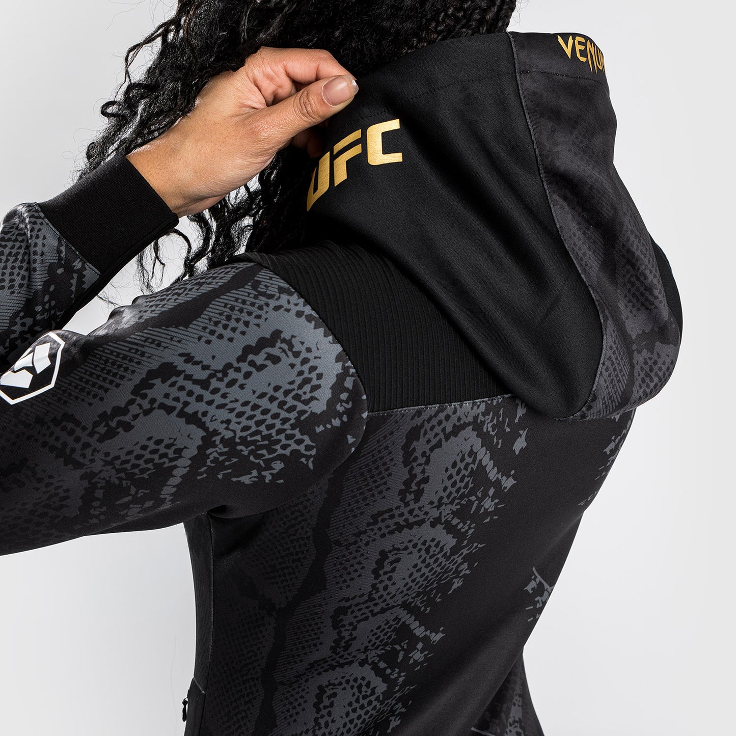 UFC Adrenaline by Venum Authentic Fight Night 여성용 워크아웃 후디 – 챔피언