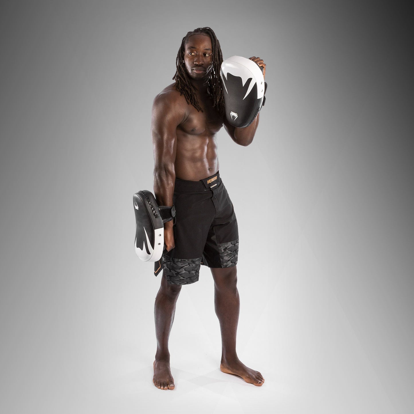 Venum Kick Boxing Gear 2.0 마이크로 파이버 스몰 포즈 – 블랙/화이트