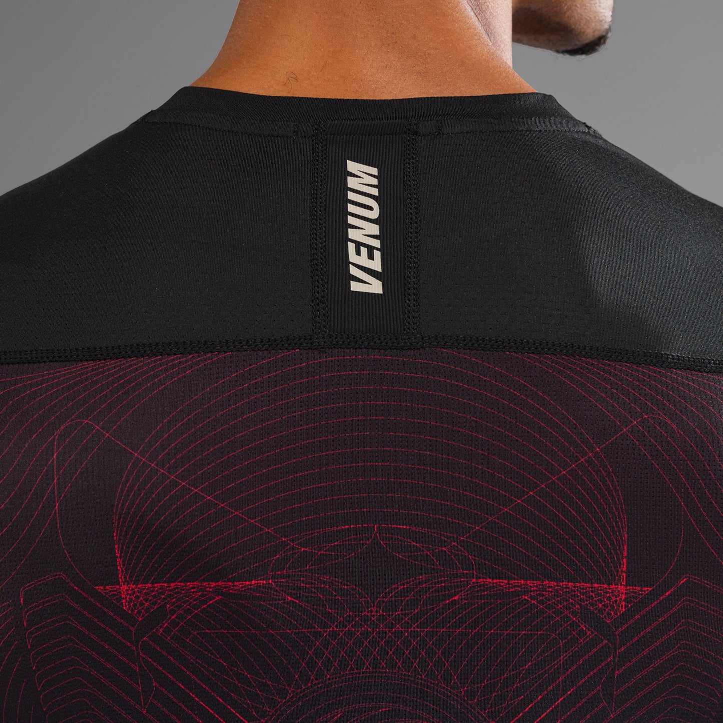 Venum G-Fit Air 남성용 긴팔 래쉬가드 – 딥 블랙/파이어 레드
