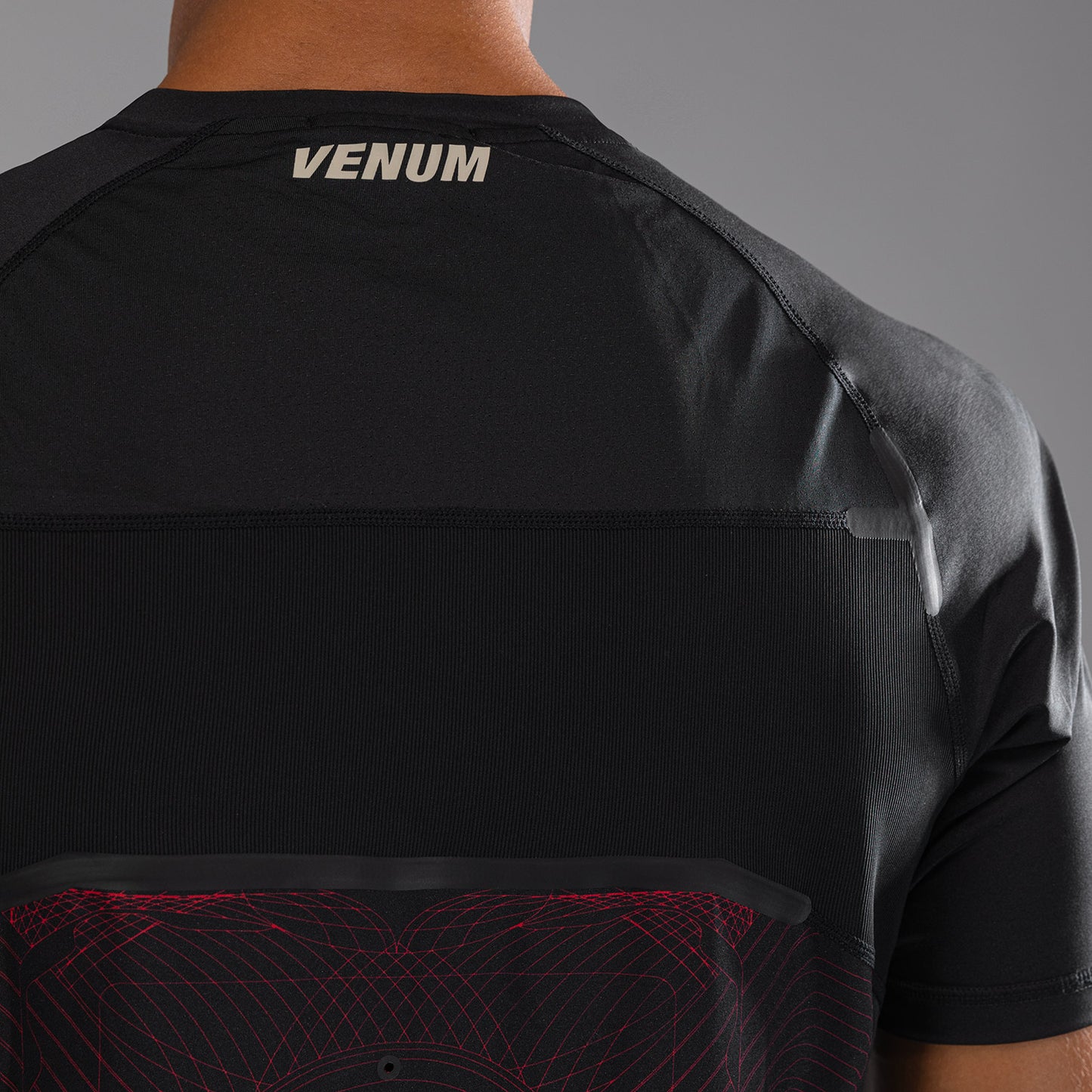 Venum G-Fit Air 남성용 드라이 테크 티셔츠 – 딥 블랙/파이어 레드