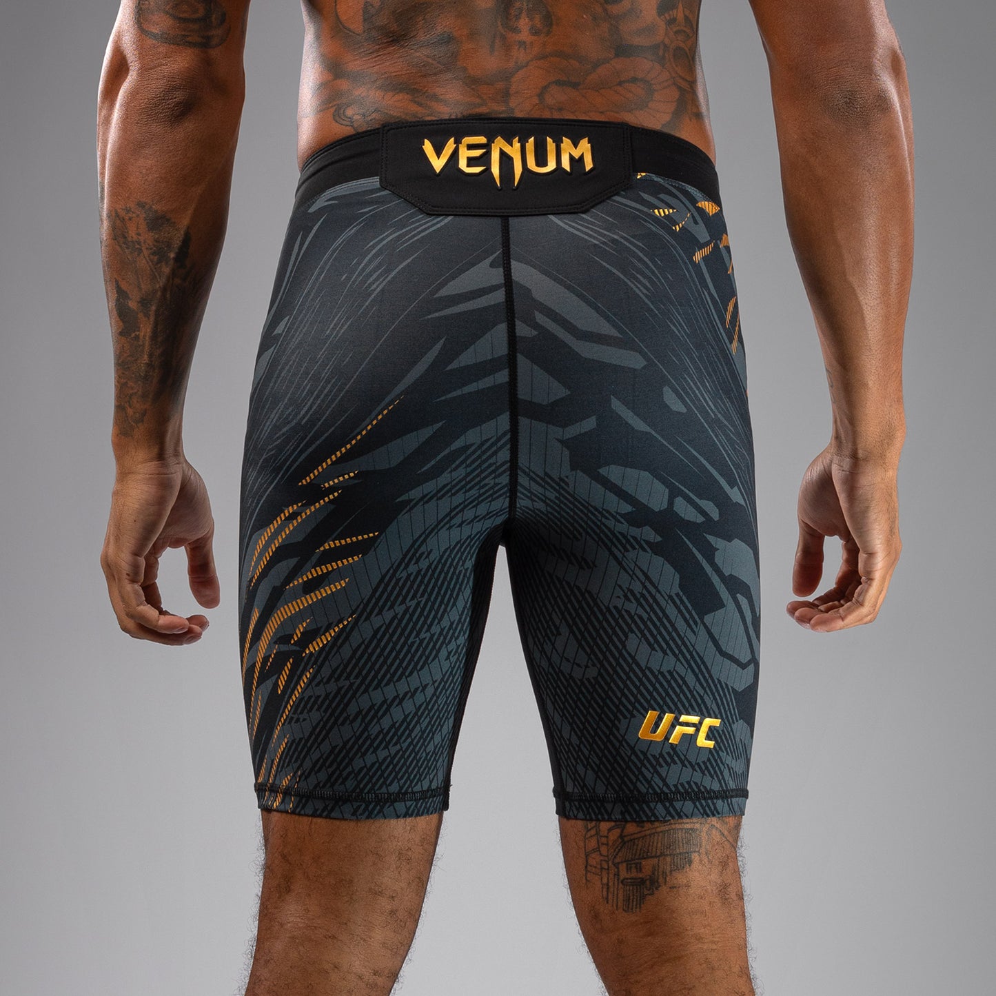 UFC Fusion by Venum Authentic Fight Night 남성용 발리 투도 쇼츠 – 챔피언