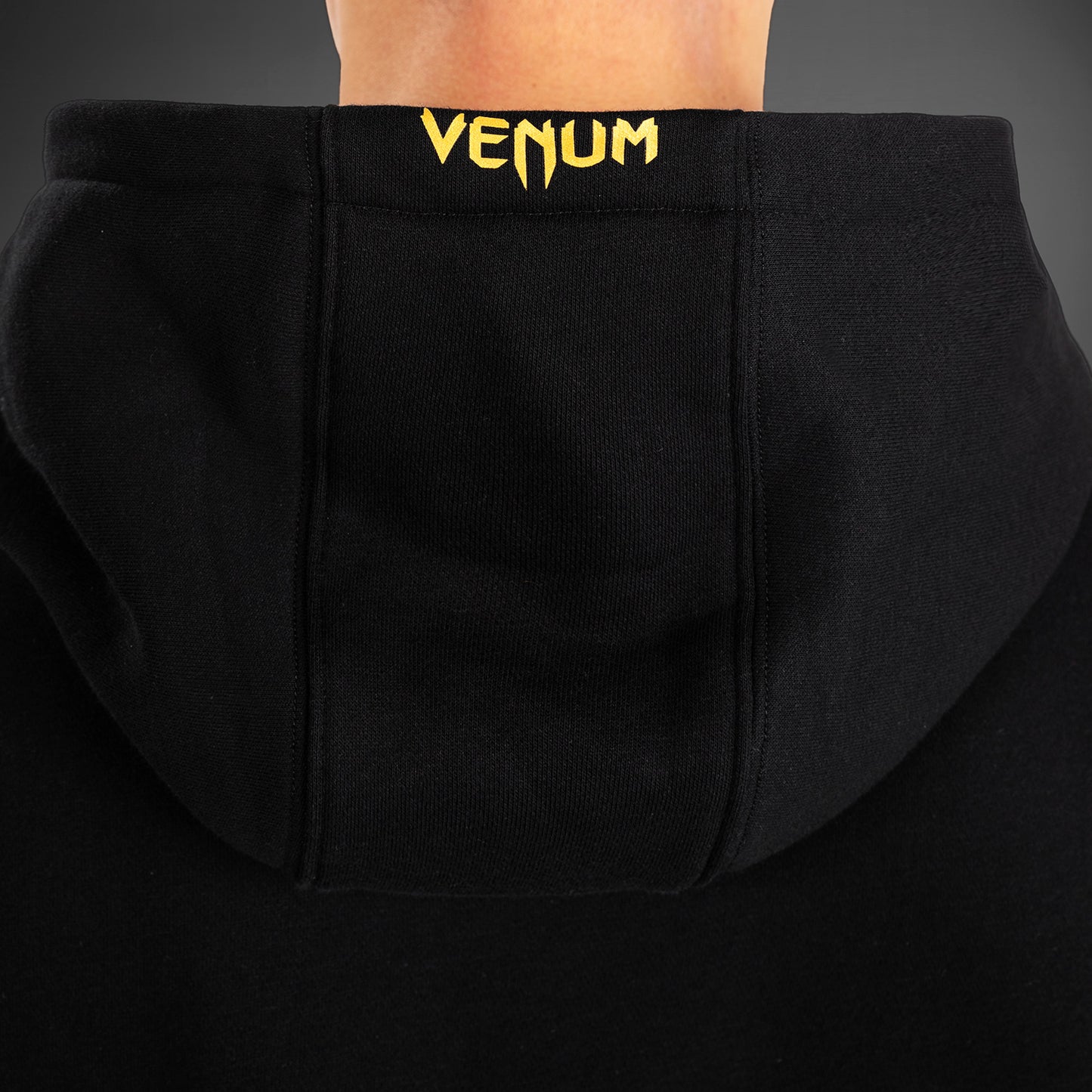 UFC Fusion by Venum 남성용 레플리카 풀오버 후디 – 챔피언