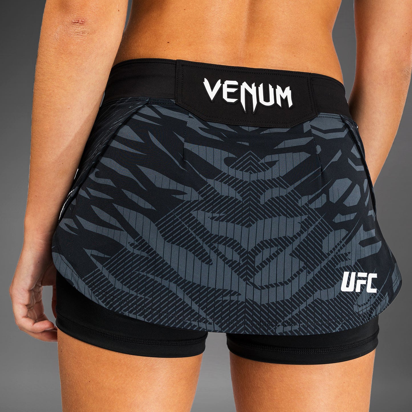 UFC Fusion by Venum 여성용 파이트 나이트 스커트 – 블랙