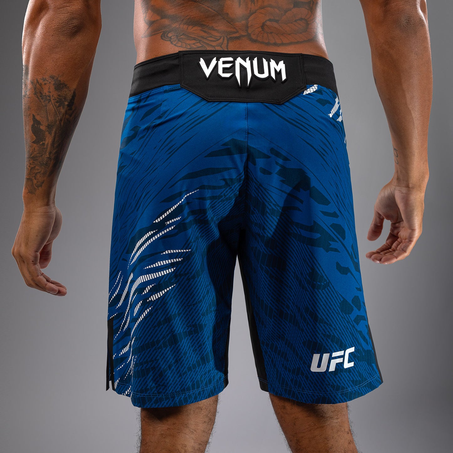 UFC Fusion by Venum Authentic Fight Night 남성용 파이트 쇼츠 – 롱 핏 – 블루