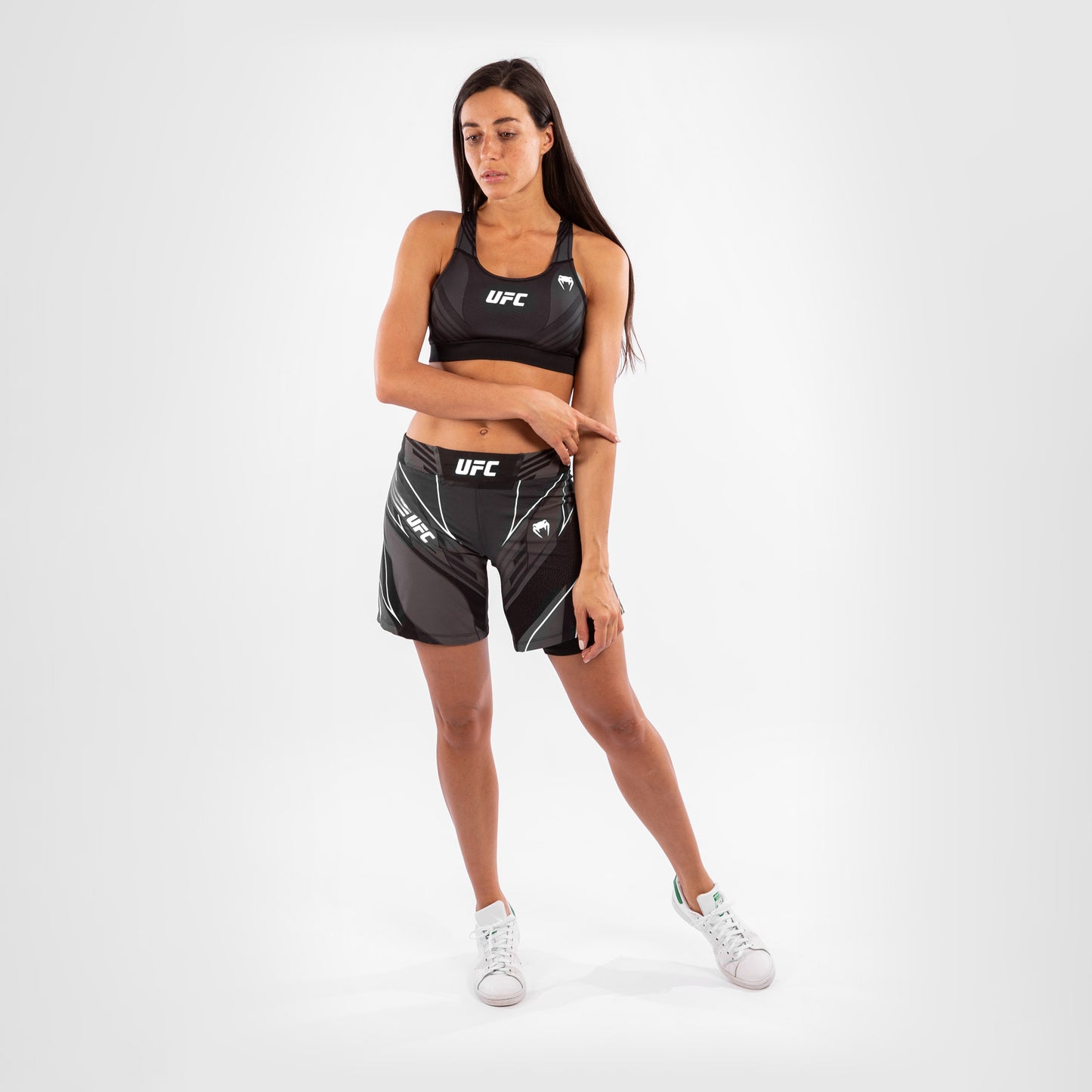 UFC Venum Authentic Fight Night 여성용 쇼츠 – 롱 핏 – 블랙