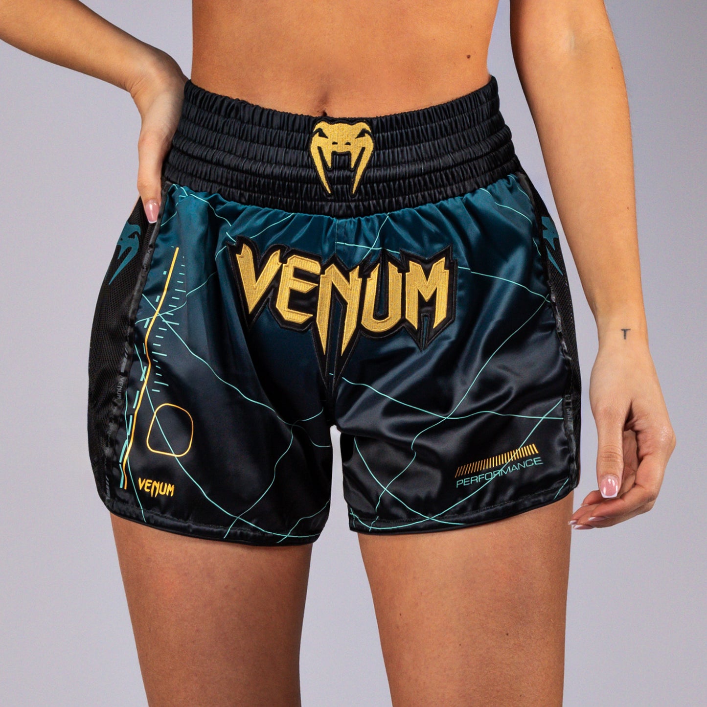 Venum Tactical XT 무에타이 쇼츠 – 블랙/포레스트 그린