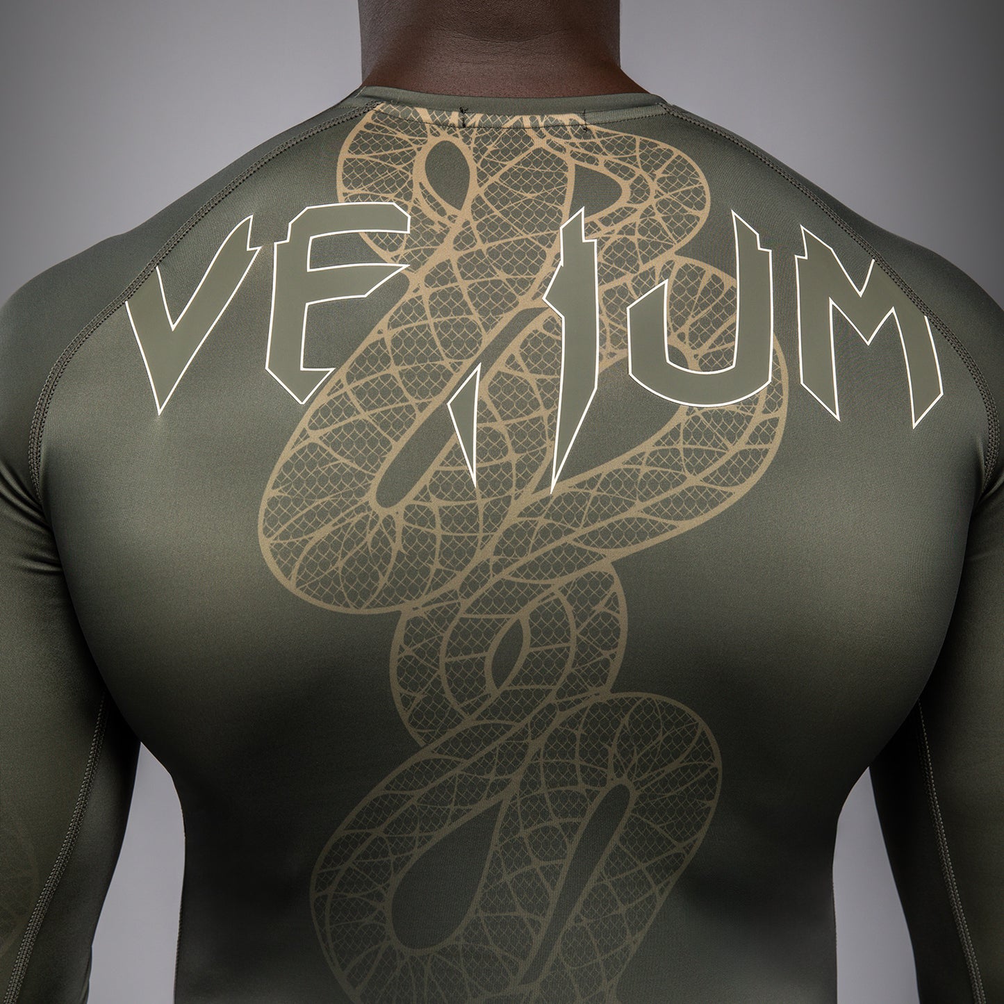 Venum Serpenti 긴팔 래쉬가드 – 카키/브론즈/아이보리