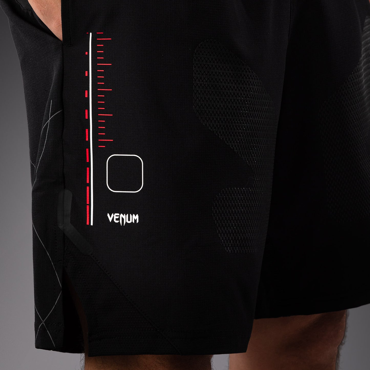 Venum Tactical XT 트레이닝 쇼츠 – 블랙/파이어 레드