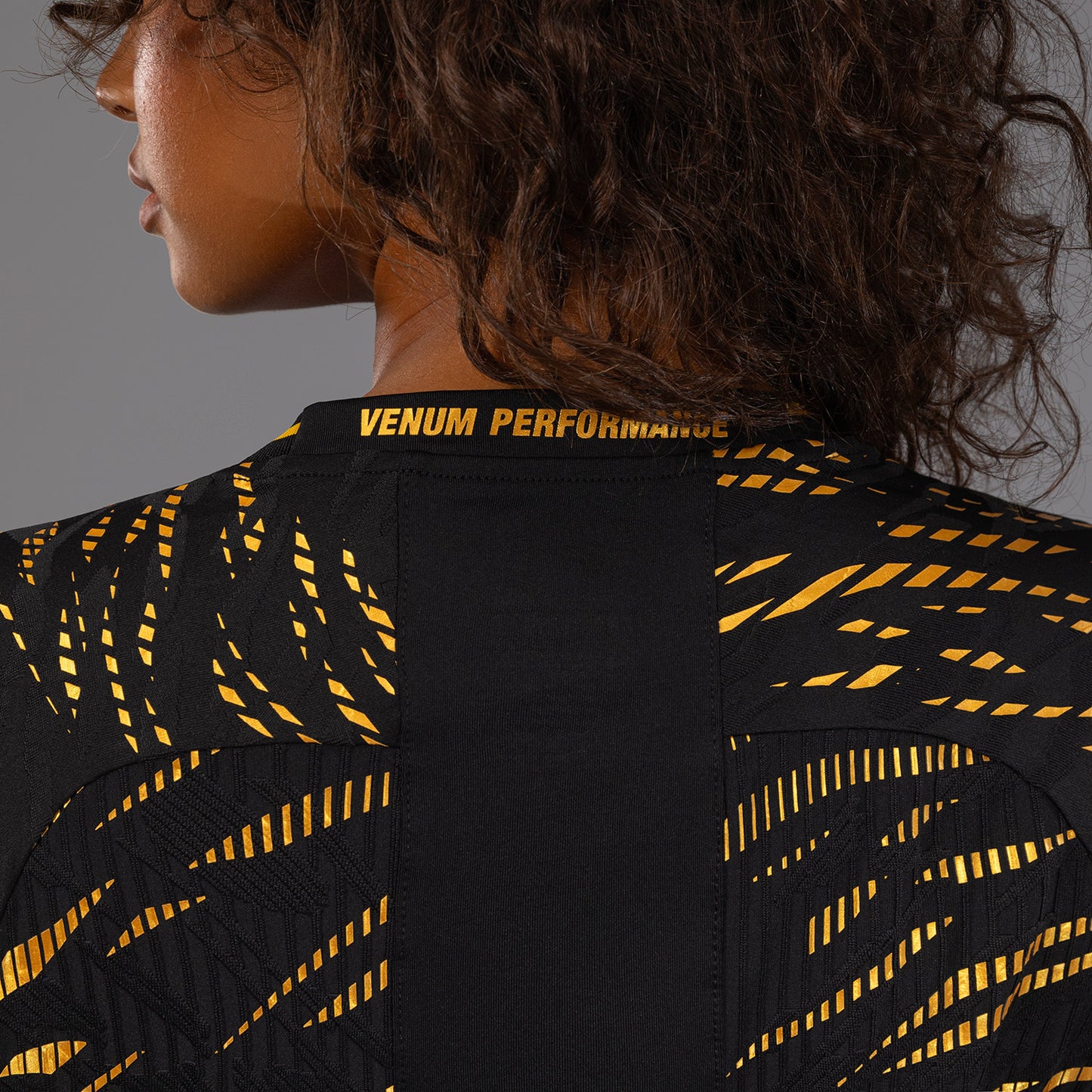 UFC Fusion by Venum Authentic Fight Night 여성용 워크아웃 저지 – 챔피언