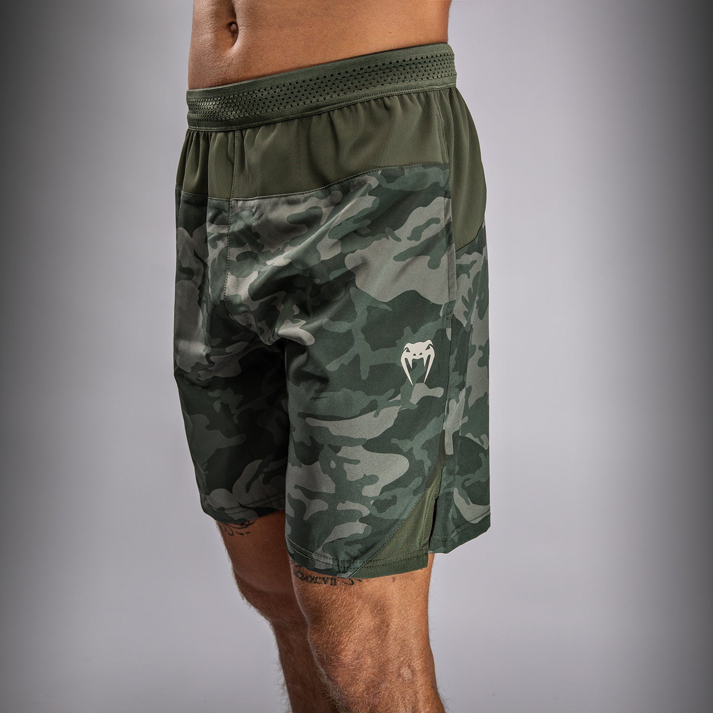 Venum G-Fit Air 남성용 트레이닝 쇼츠 – 아미 카모