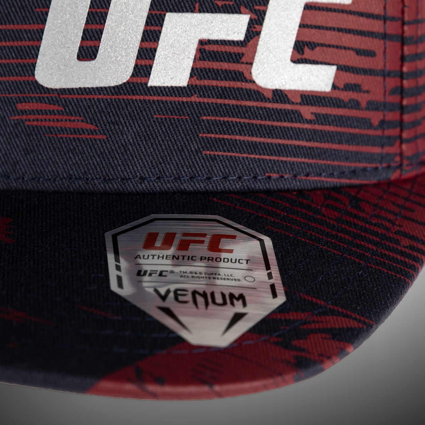 UFC Zenith by Venum 버건디 어센틱 파이트 위크 트러커 모자