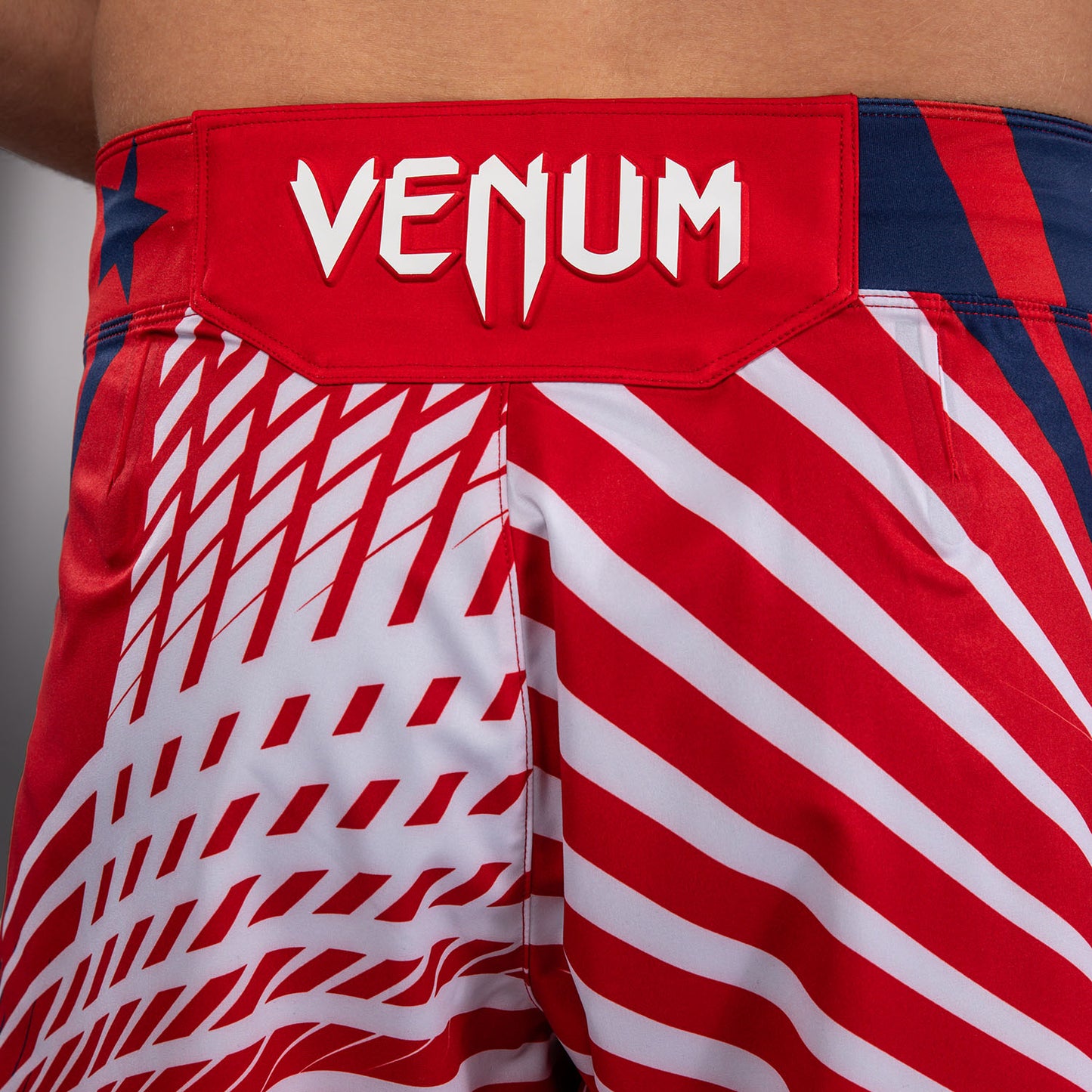 Official UFC Freedom 250 by Venum 남성용 Authentic Fight Night 파이트 쇼츠 쇼트 핏 - 레드