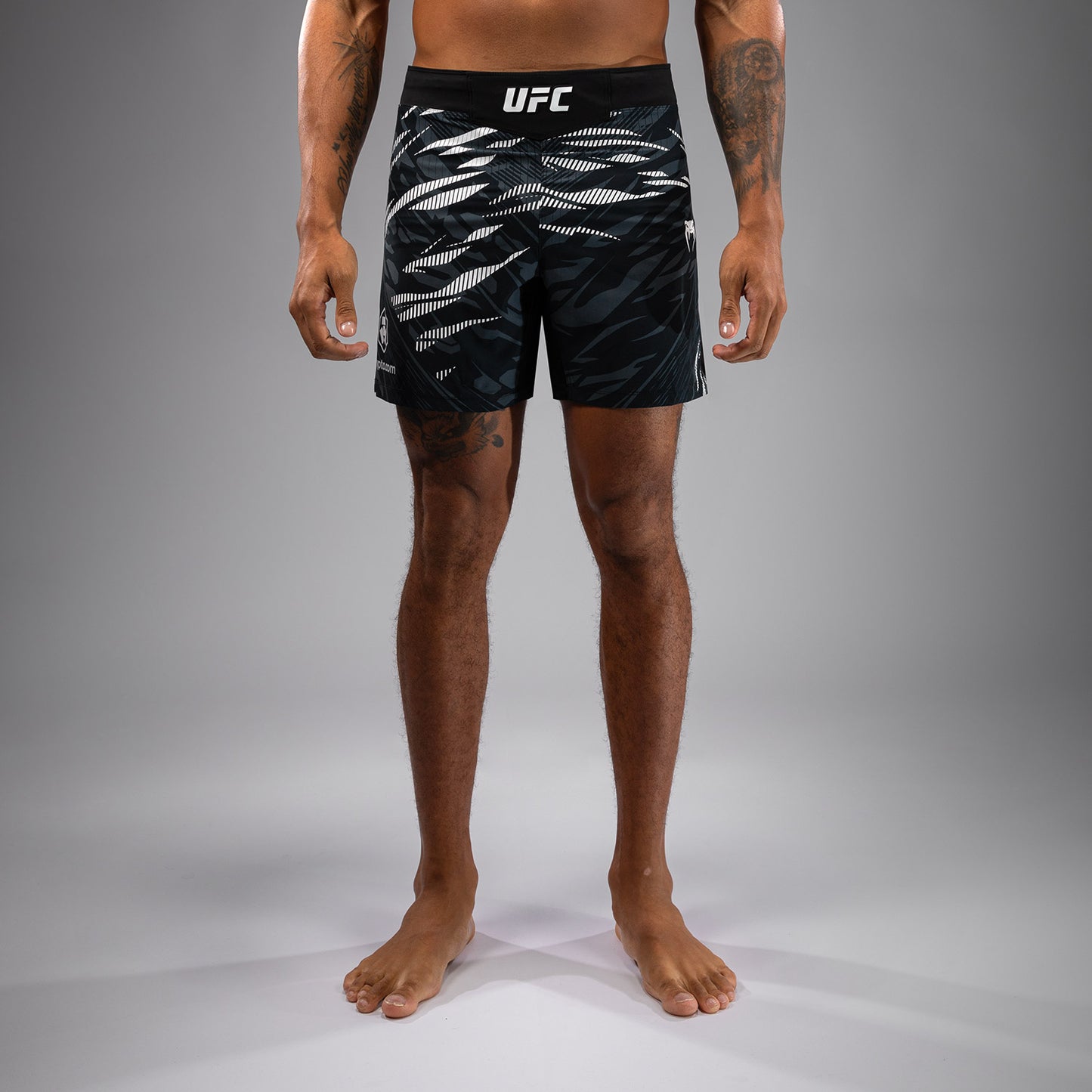 UFC Fusion by Venum Authentic Fight Night 남성용 파이트 쇼츠 – 숏 핏 – 블랙