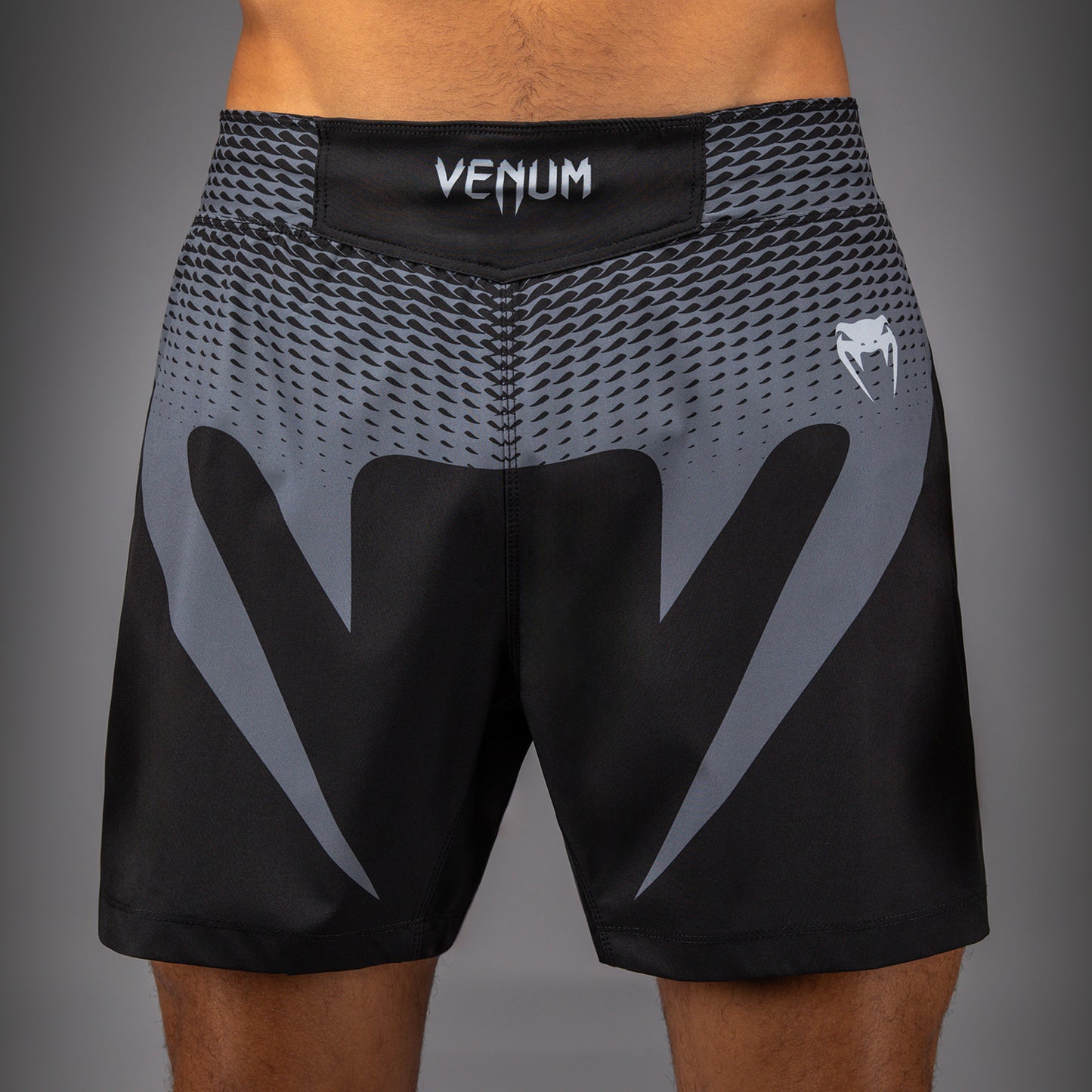 Venum No Gi 파이트 쇼츠 – 블랙/실버 그레이