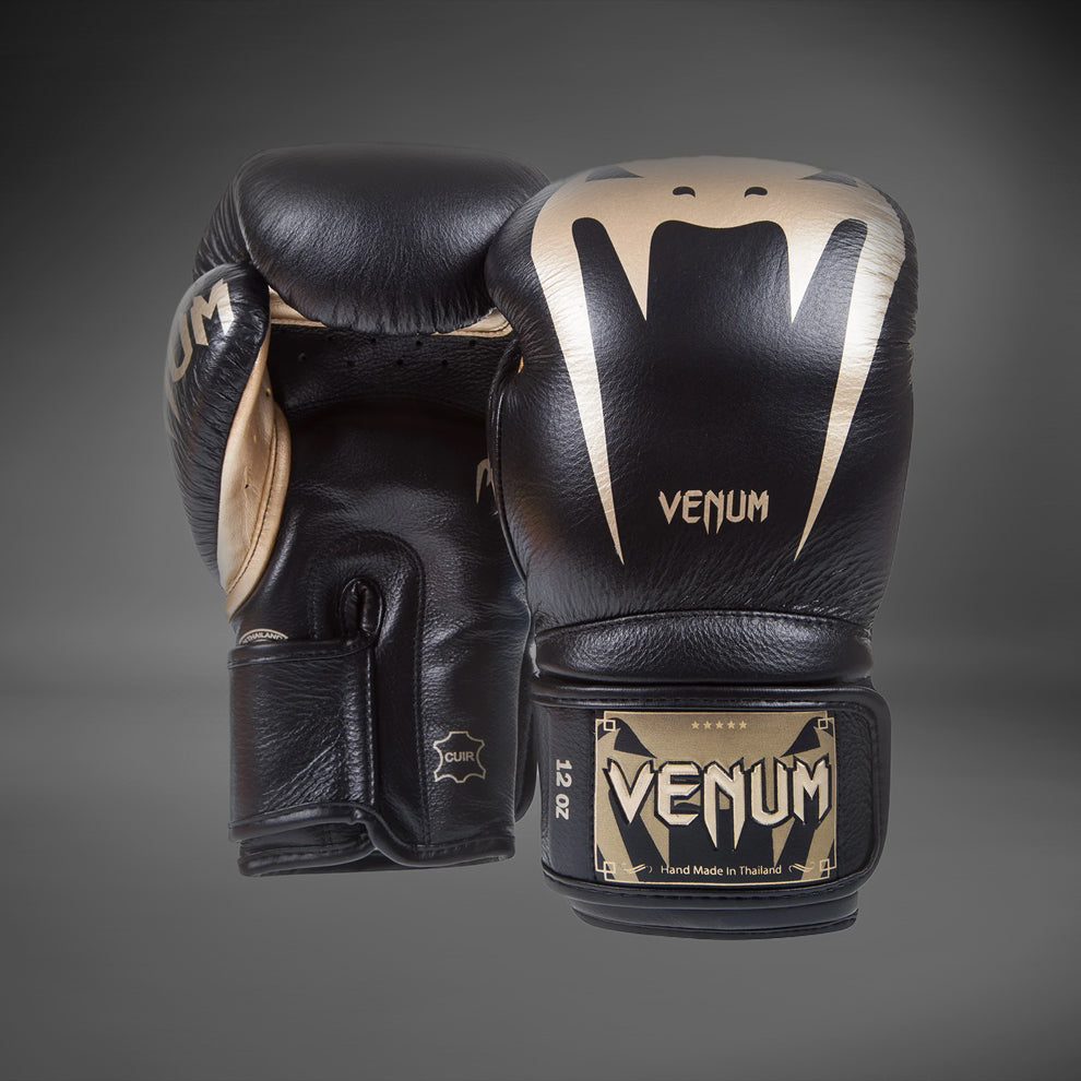 Venum Giant 3.0 복싱 글러브 – 나파 가죽 블랙–골드