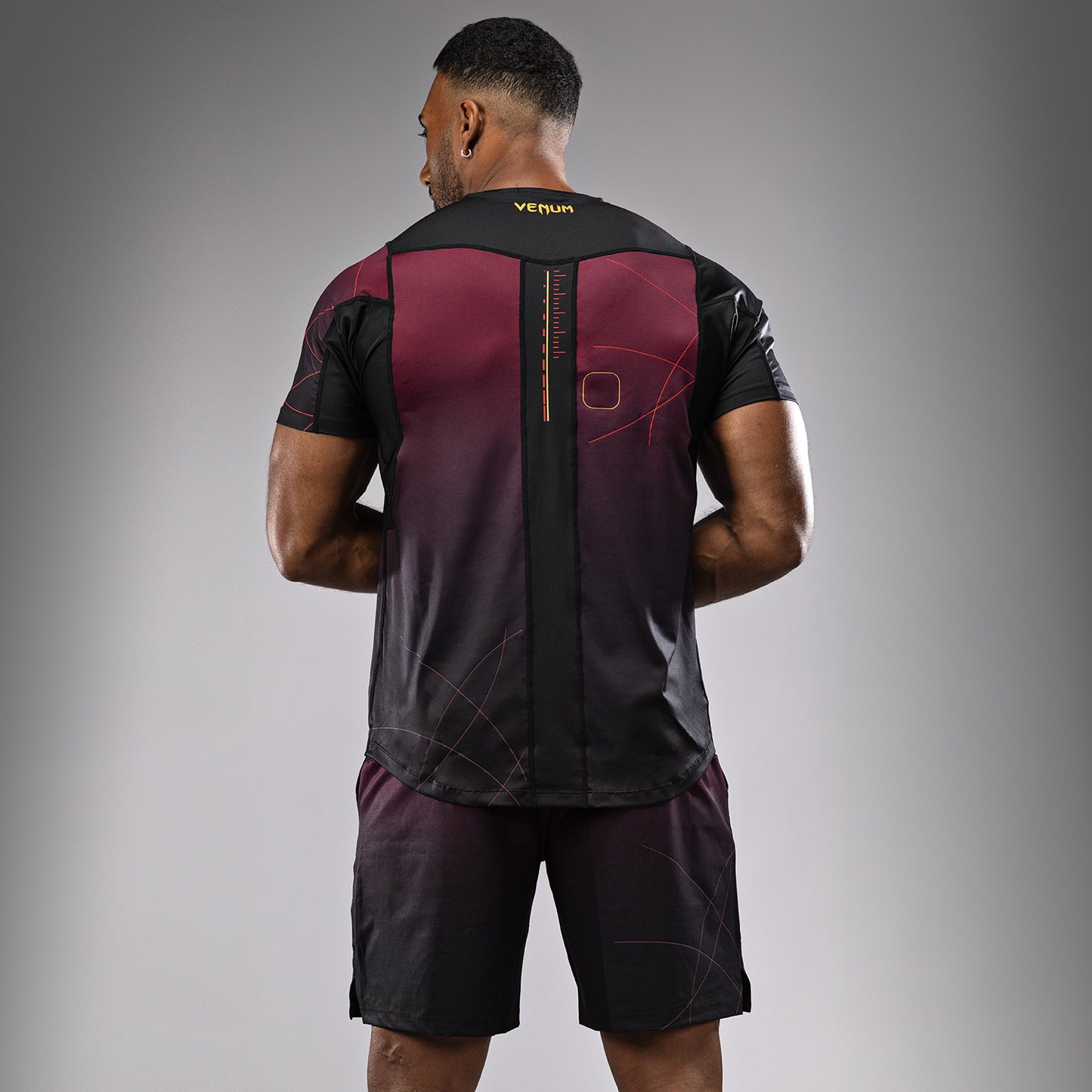 Venum Tactical XT 드라이 테크 티셔츠 – 블랙/버건디/골드