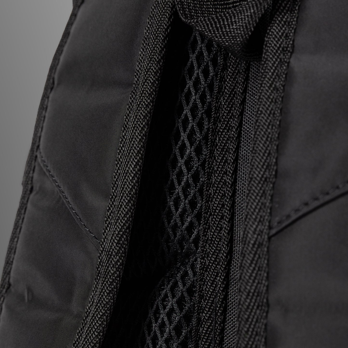Venum Shockwave 백팩 (20-25L) – 블랙