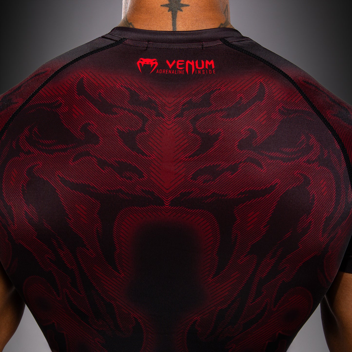 Venum Spectre 스펙터 반팔 래쉬가드 블랙/레드