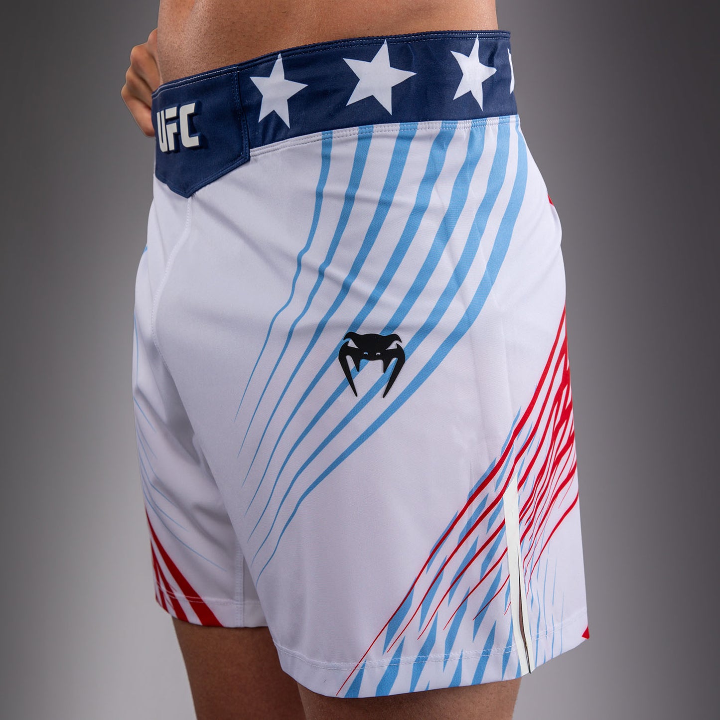 Official UFC Freedom 250 by Venum 남성용 Authentic Fight Night 파이트 쇼츠 쇼트 핏 - 화이트