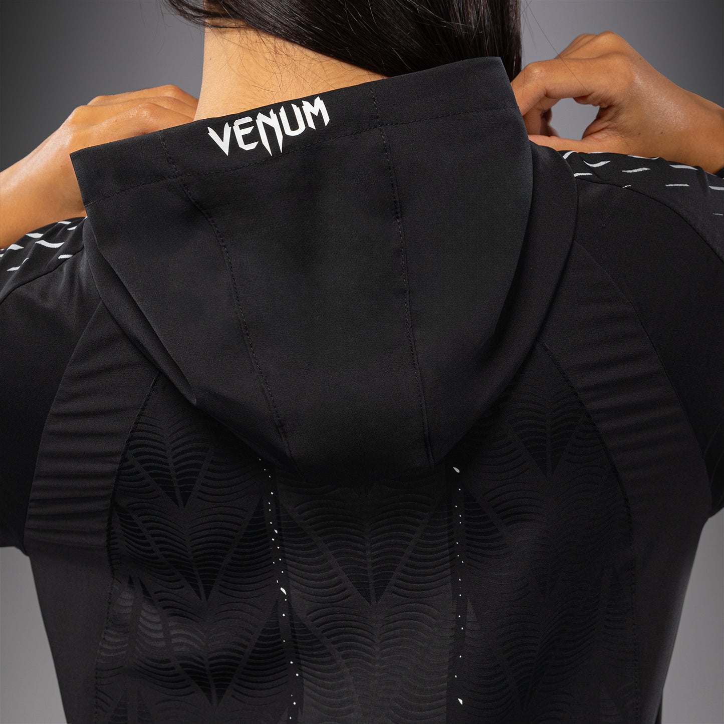 Women's UFC Zenith by Venum Black 오센틱 파이트 나이트 워크아웃 후디