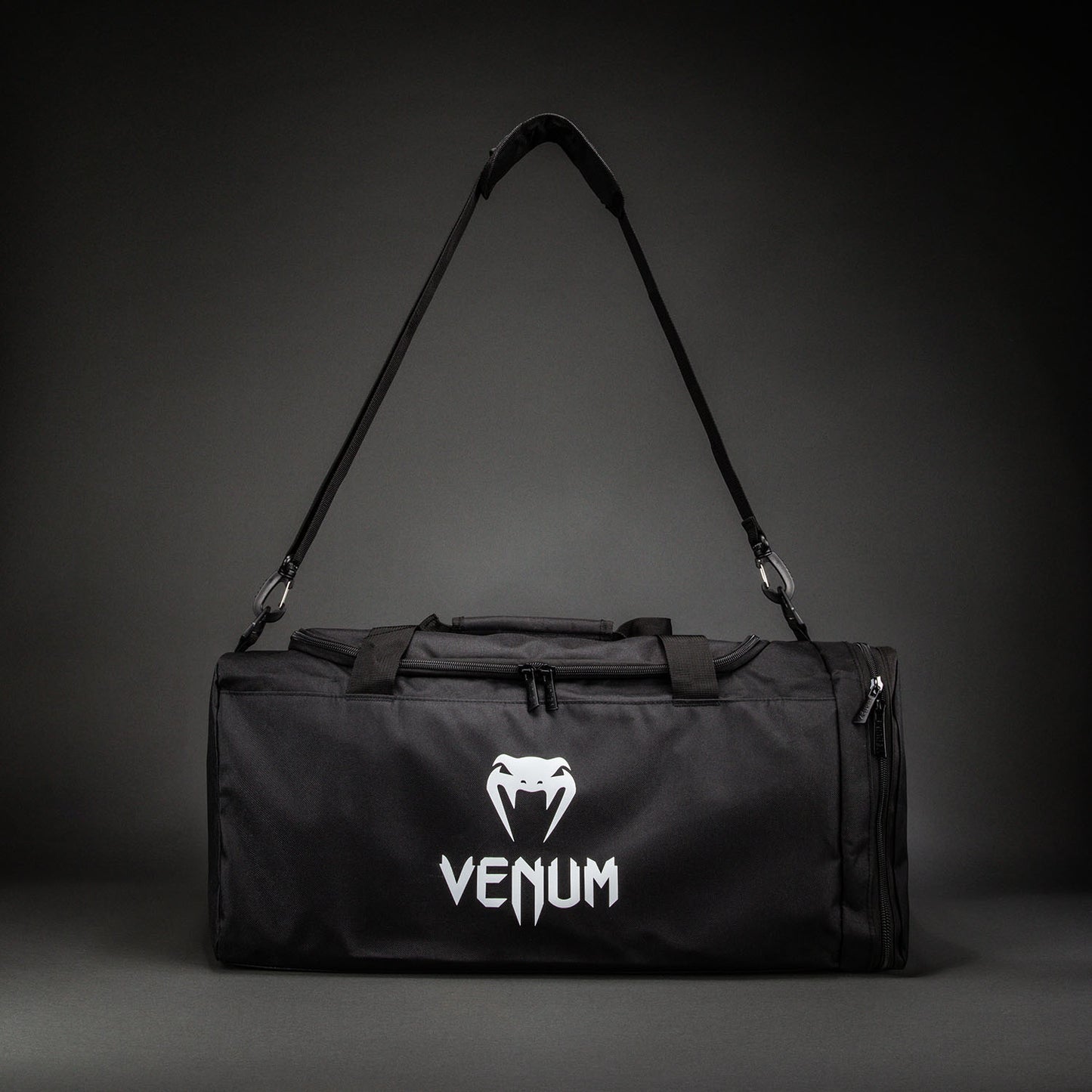 Venum Essential 스포츠백 (37L) – 블랙