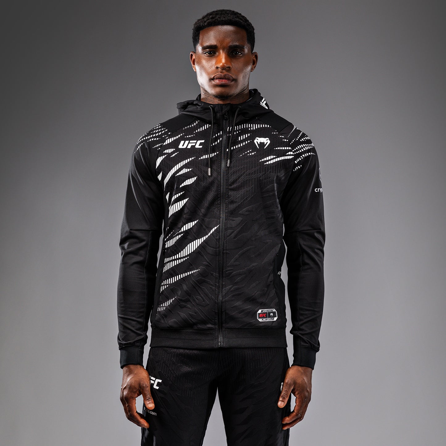 UFC Fusion by Venum Authentic Fight Night 남성용 워크아웃 후디 – 블랙