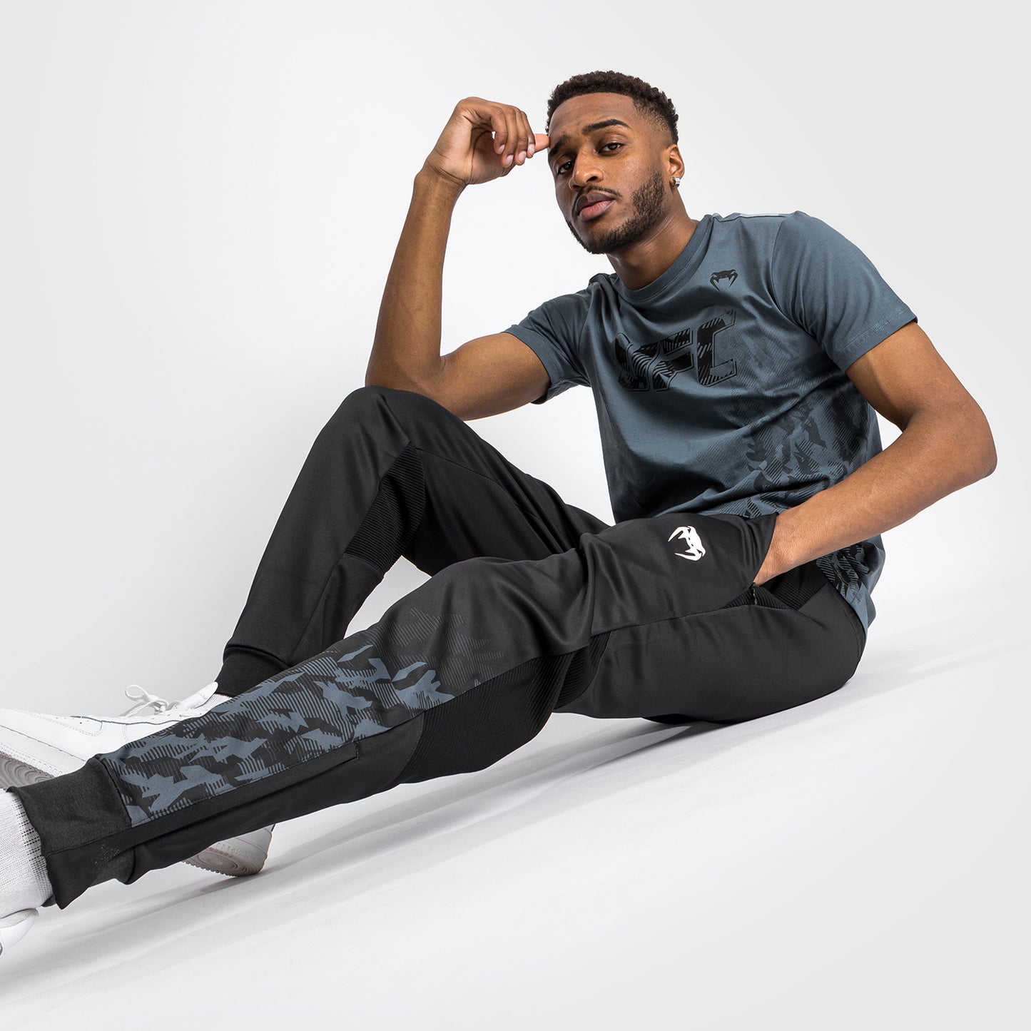 UFC Venum Authentic Fight Week 남성용 팬츠 – 블랙