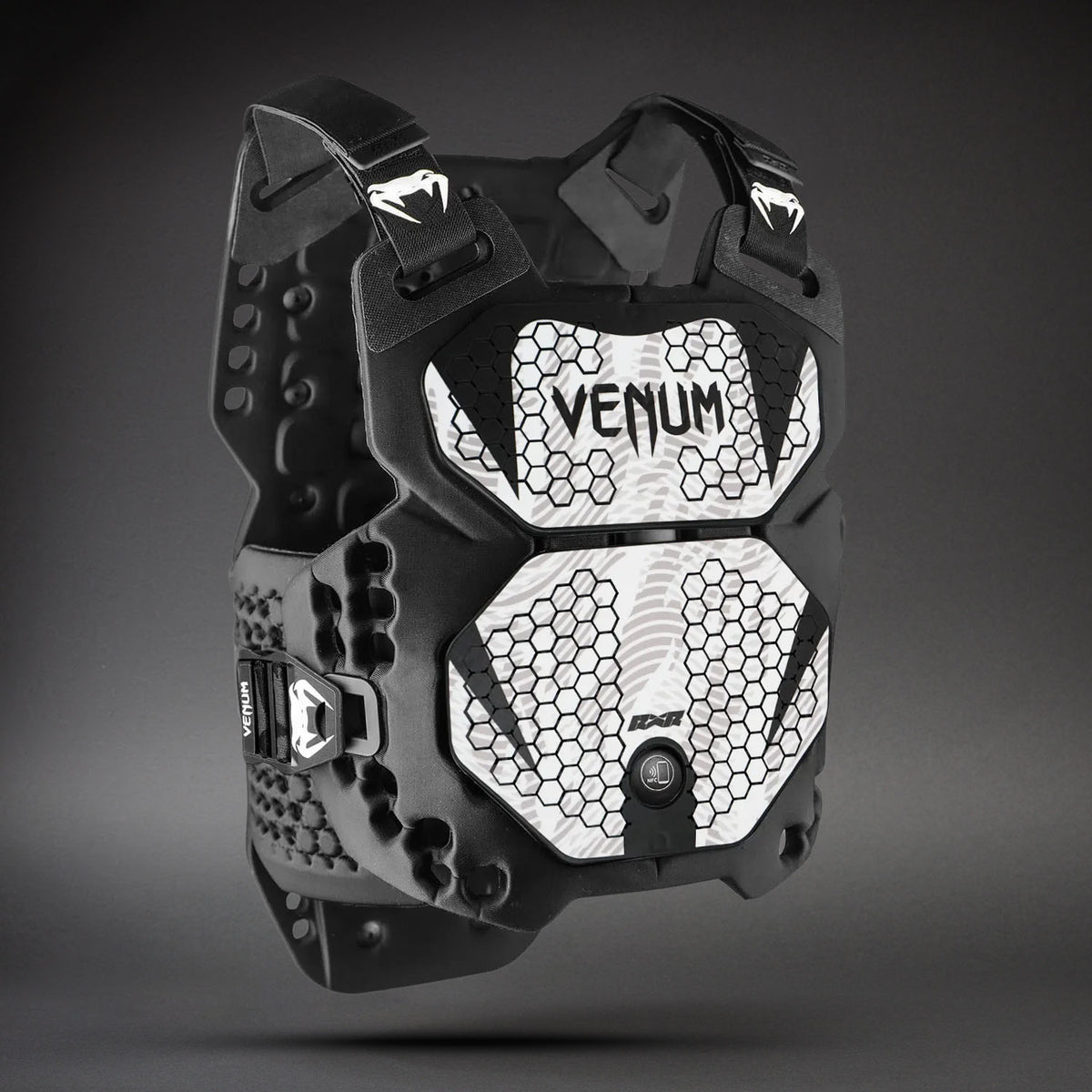 Venum x RXR R-Pro 2 상체 보호대 - 블랙/화이트