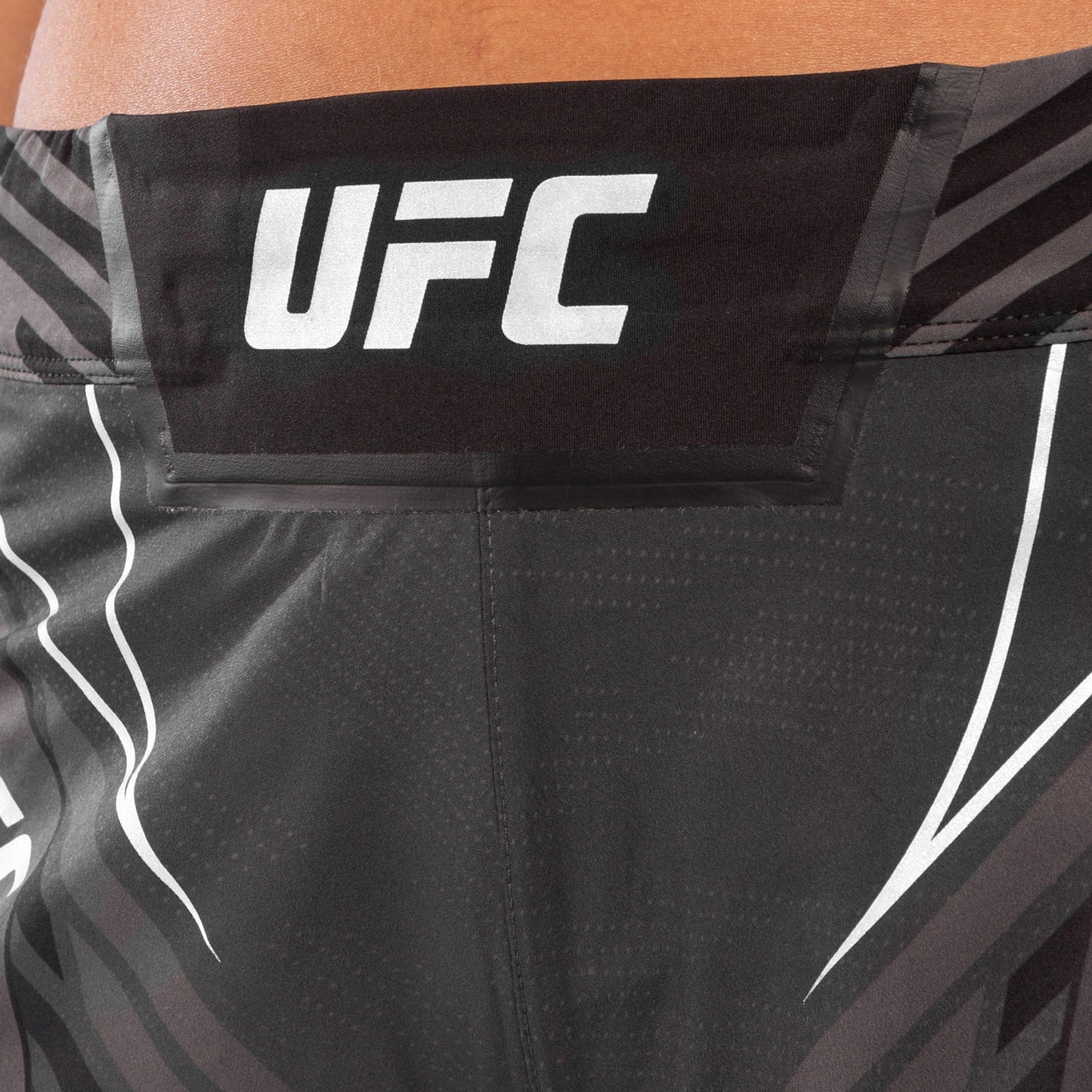 Venum UFC Authentic Fight Night 여성 쇼츠 – 블랙