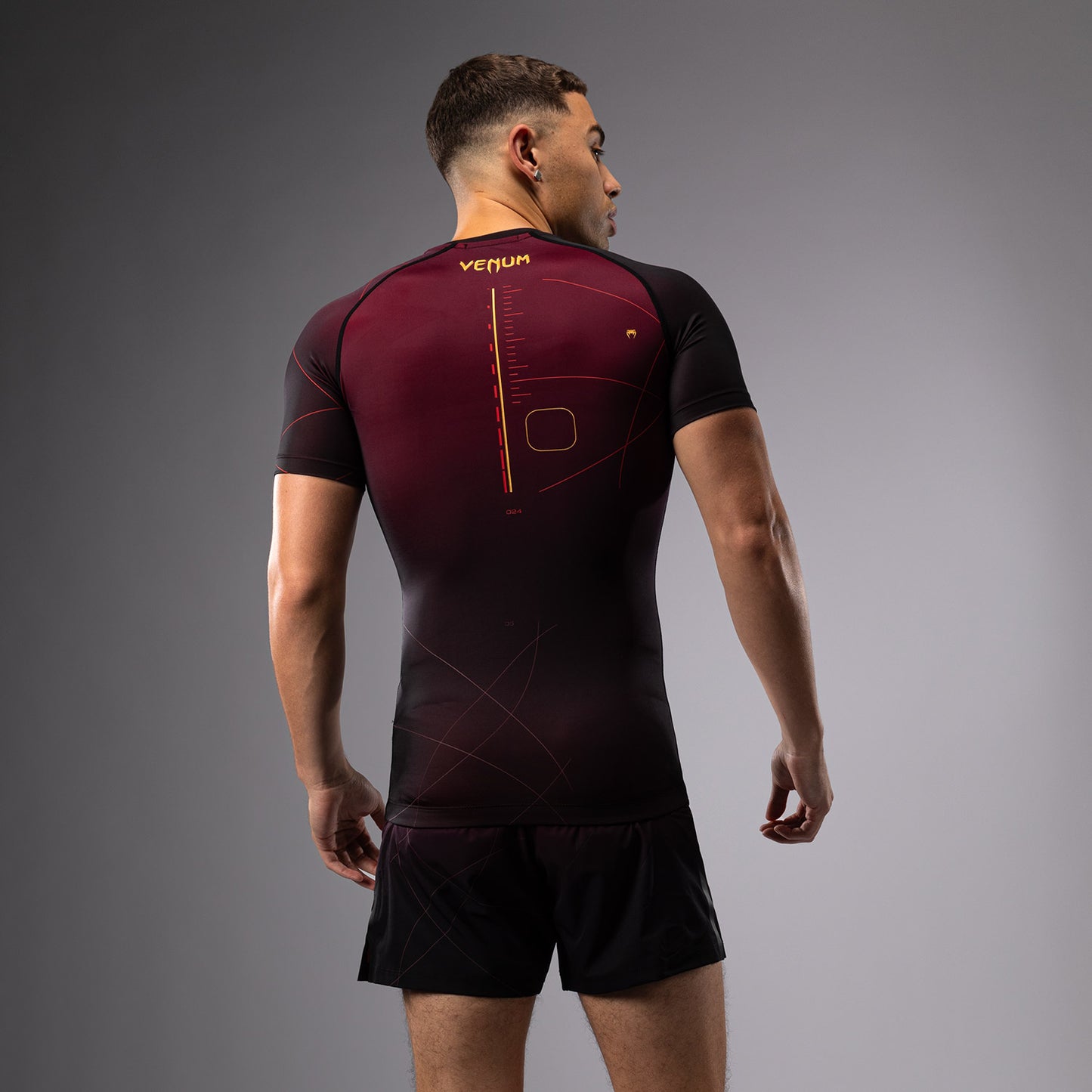 Venum Tactical XT 반팔 래쉬가드 – 블랙/버건디/골드