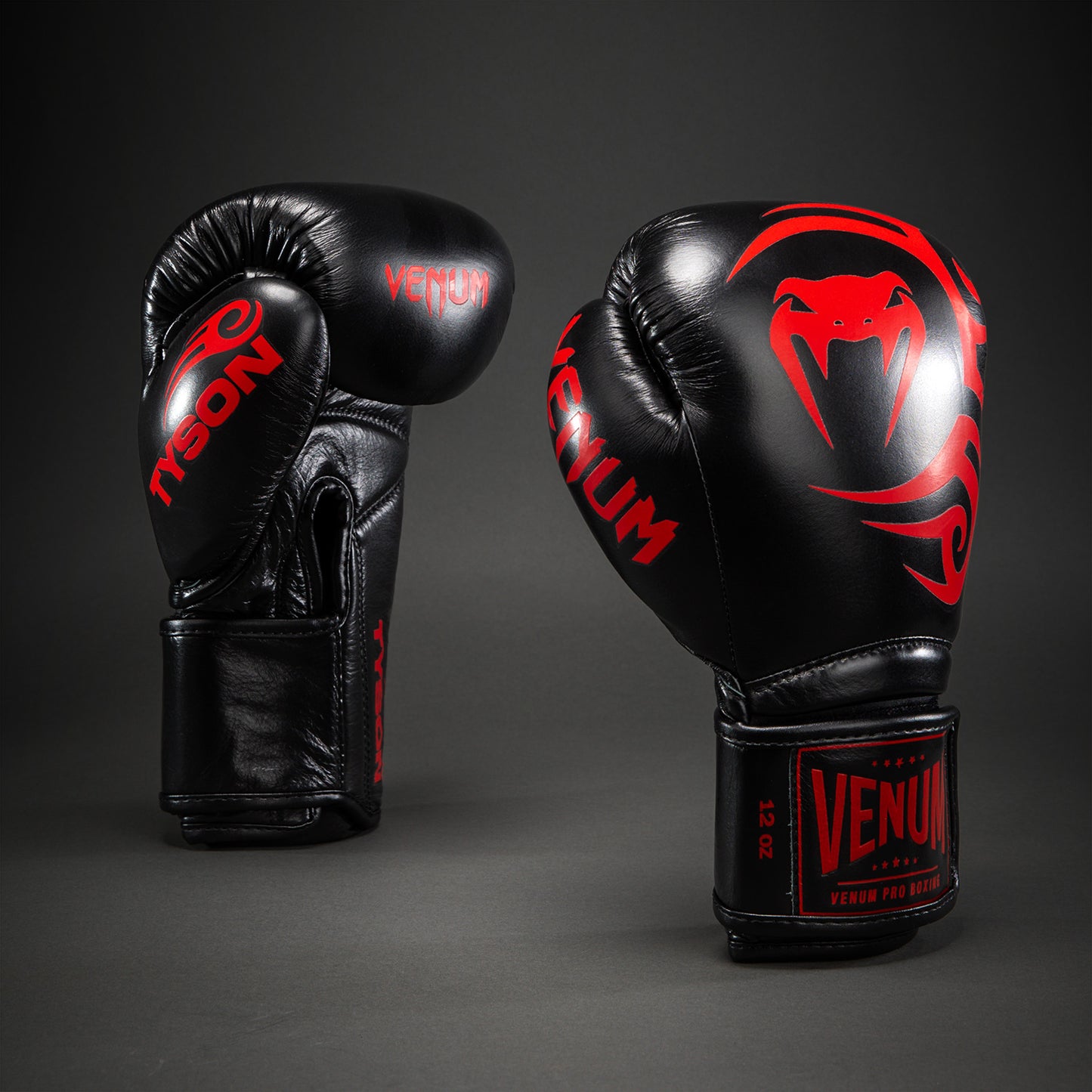 Venum Giant 2.0 Mike Tyson Pro 복싱 글러브 – 블랙/레드