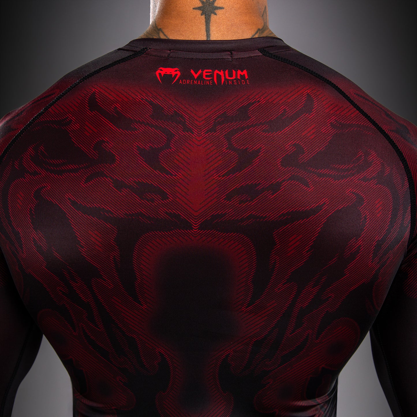 Venum Spectre 긴팔 래쉬가드 – 블랙/레드