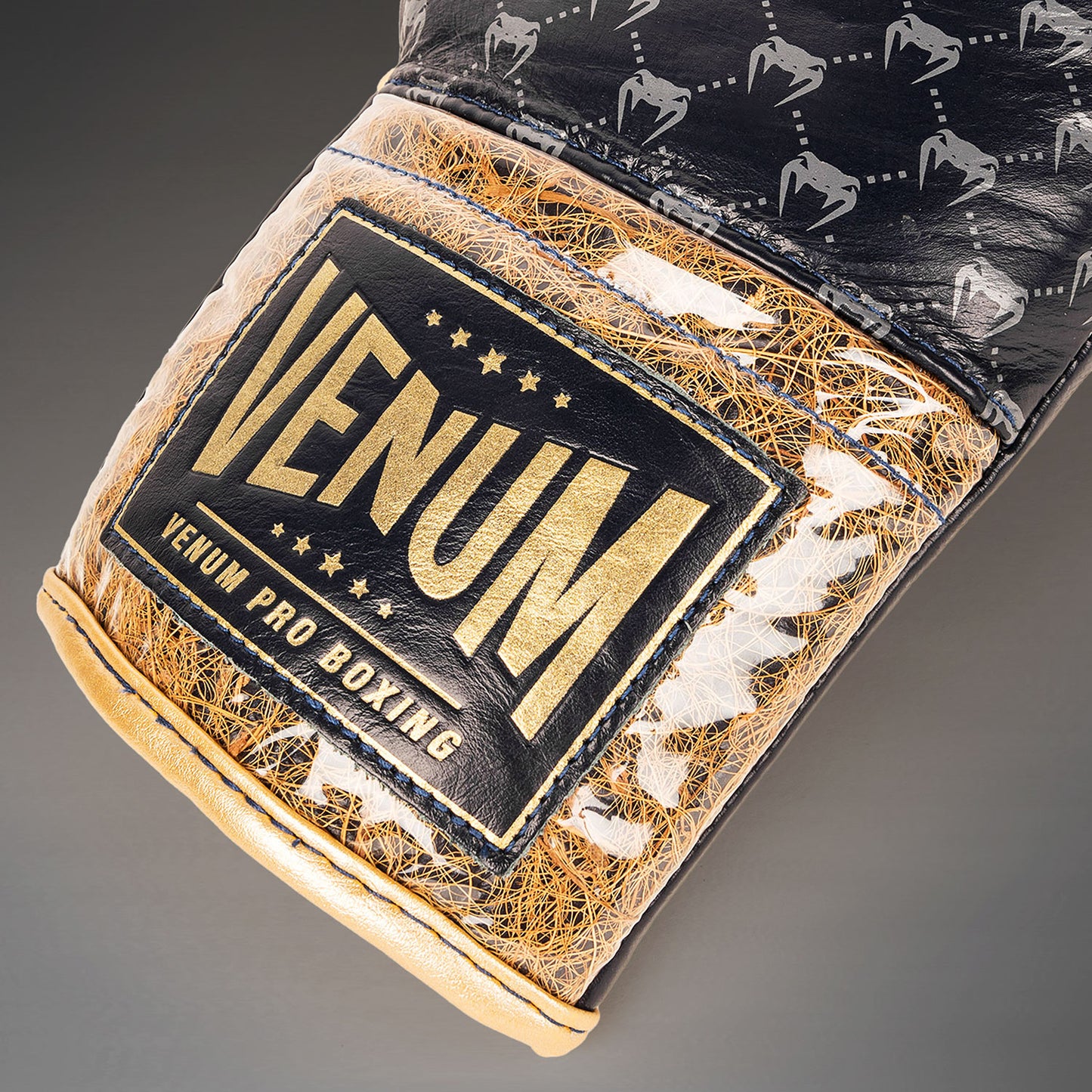 Venum Coco Monogram Pro 레이스업 복싱 글러브 – 스테이트 블루