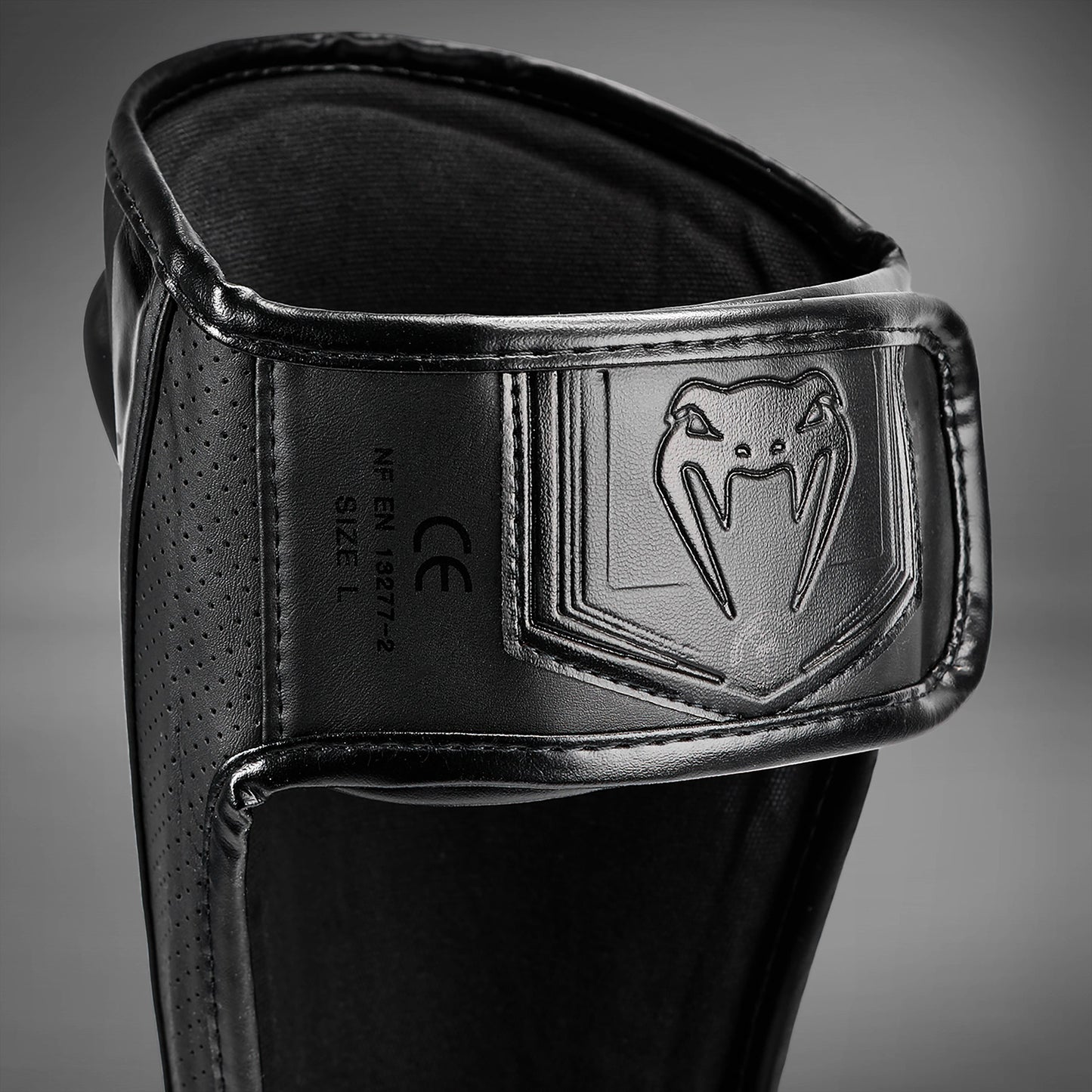 Shin Guards Elite Evo Venum – 블랙/블랙