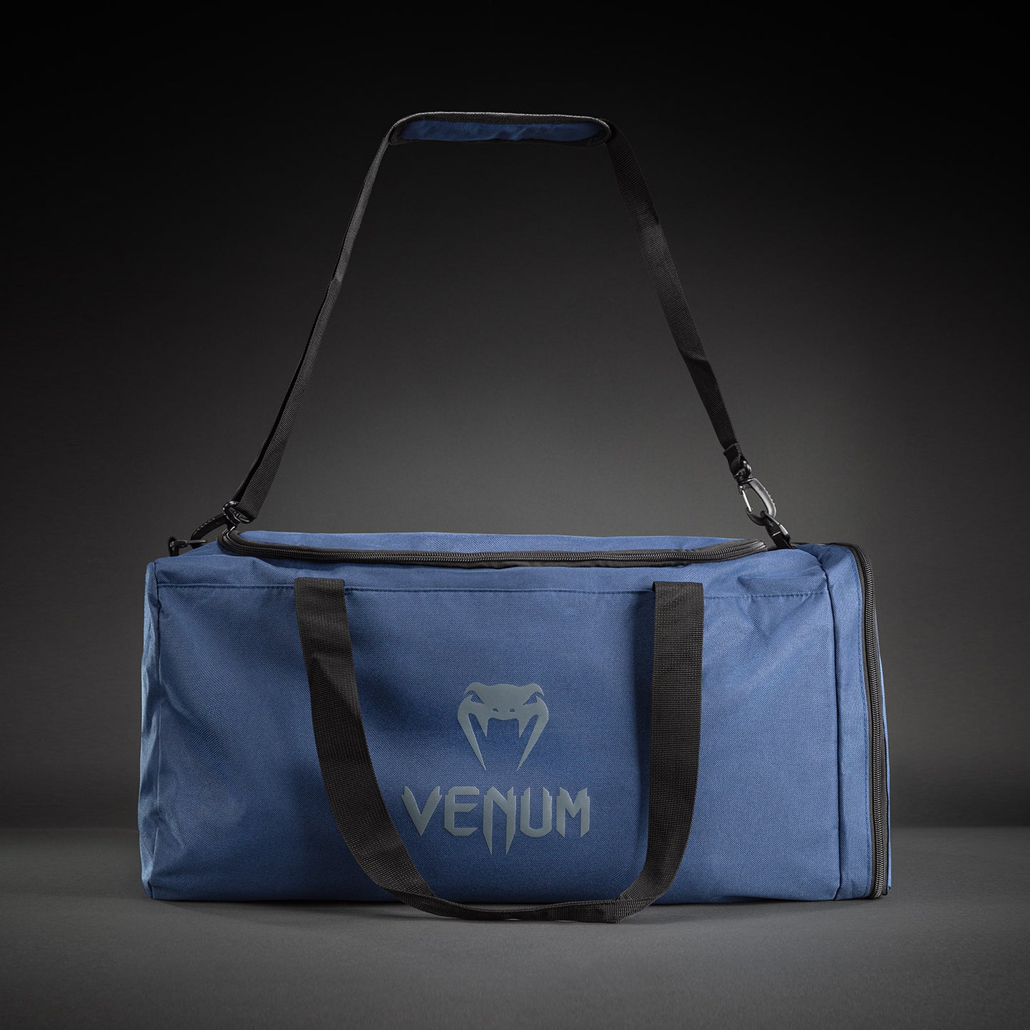 Venum Essential 스포츠 백 (61L) - 네이비 블루