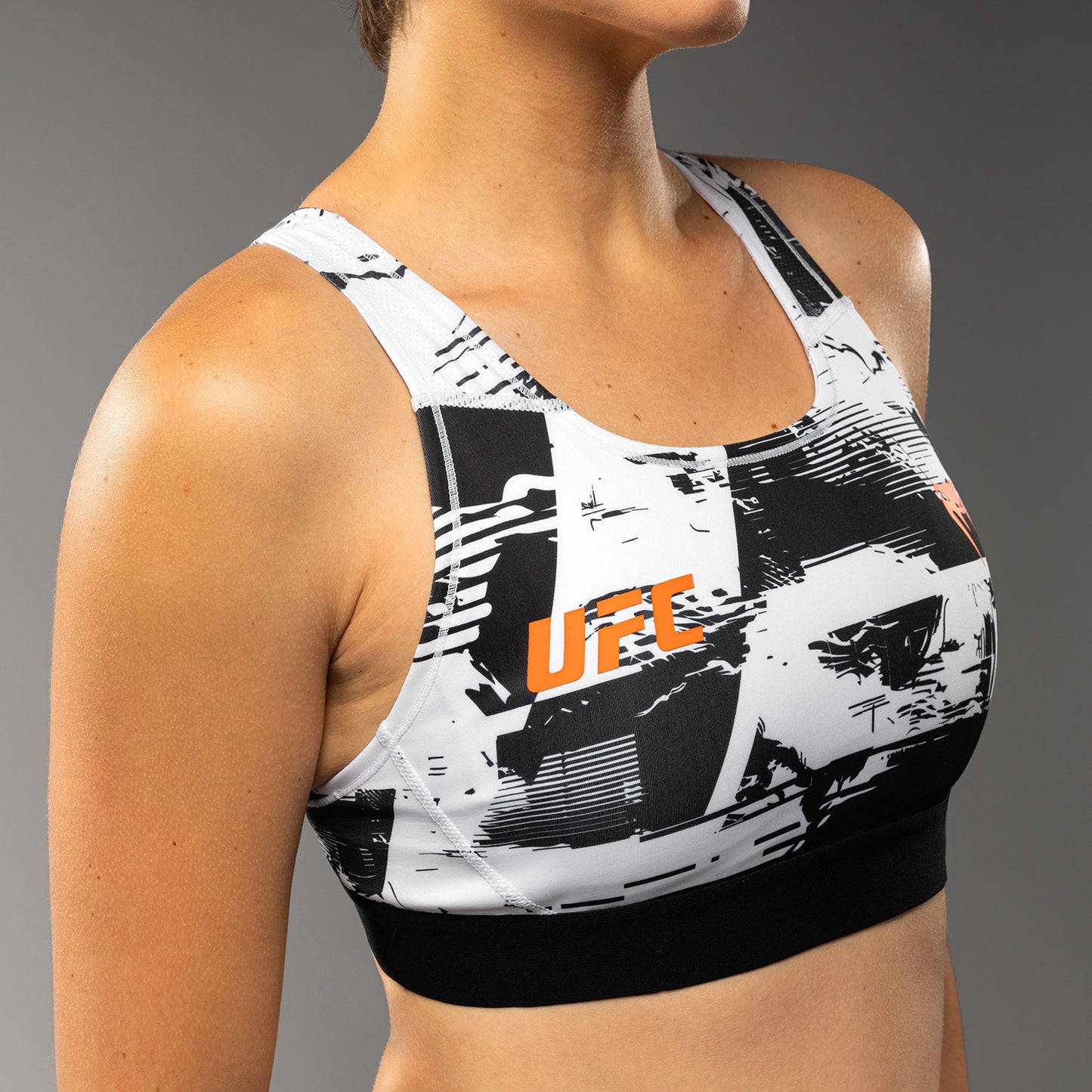 Women's UFC Zenith by Venum 화이트 오센틱 파이트 위크 스포츠 브라