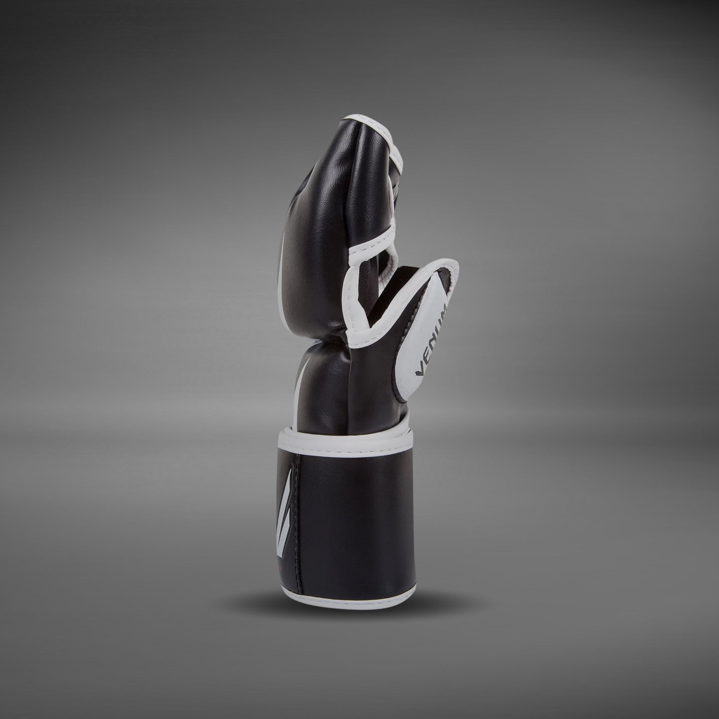 Venum Challenger MMA 글러브 – 블랙