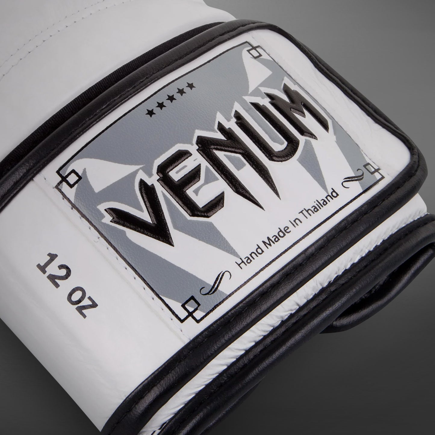 Venum Giant 3.0 복싱 글러브 – 나파 가죽 – 화이트