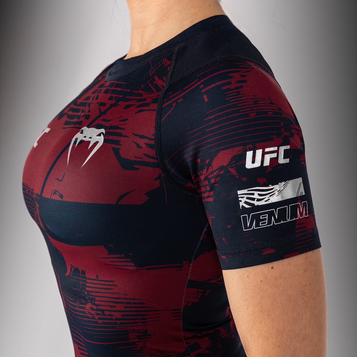 Women’s UFC Zenith by Venum 네이비 블루 오센틱 파이트 위크 퍼포먼스 반팔 래쉬가드