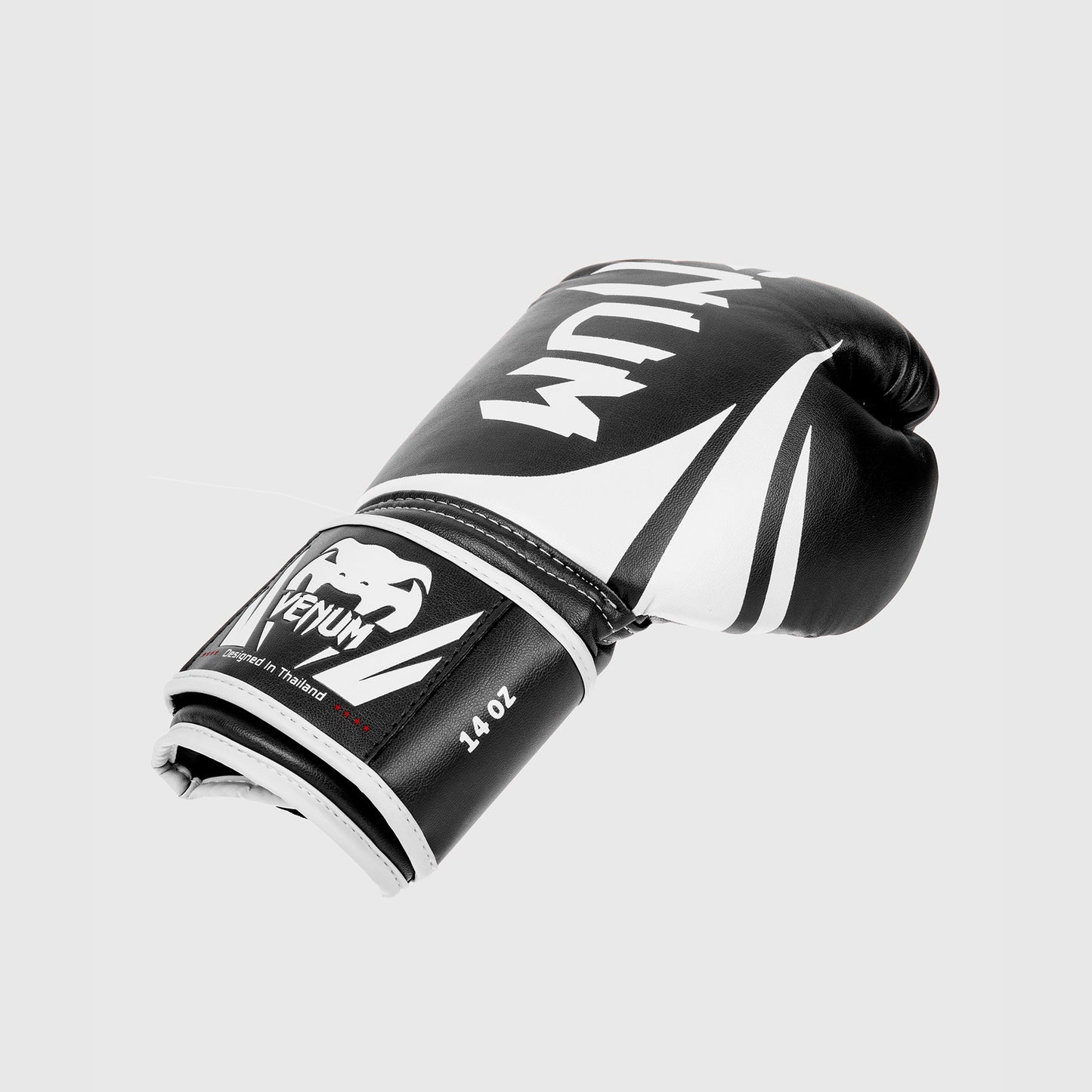 Venum Challenger 2.0 복싱 글러브 – 블랙/화이트